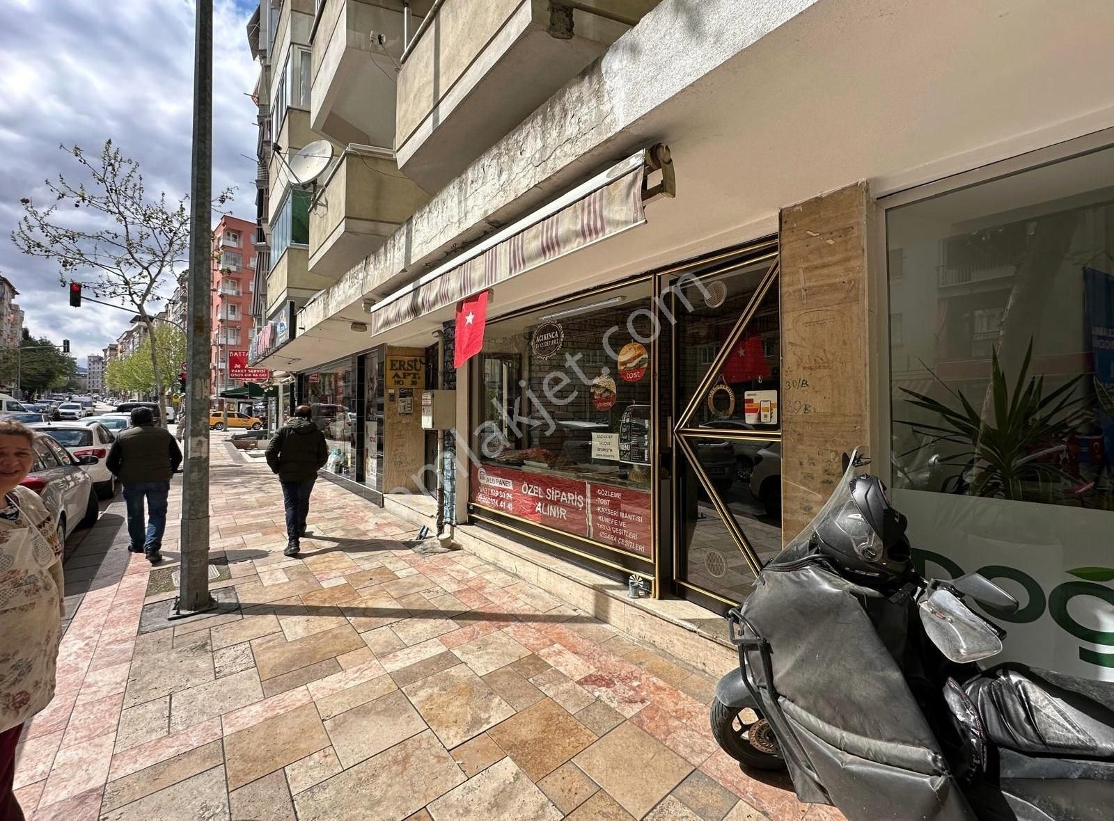 Mimar Sinan Caddesinde Cazip Lokasyonda Satılık Dükkan