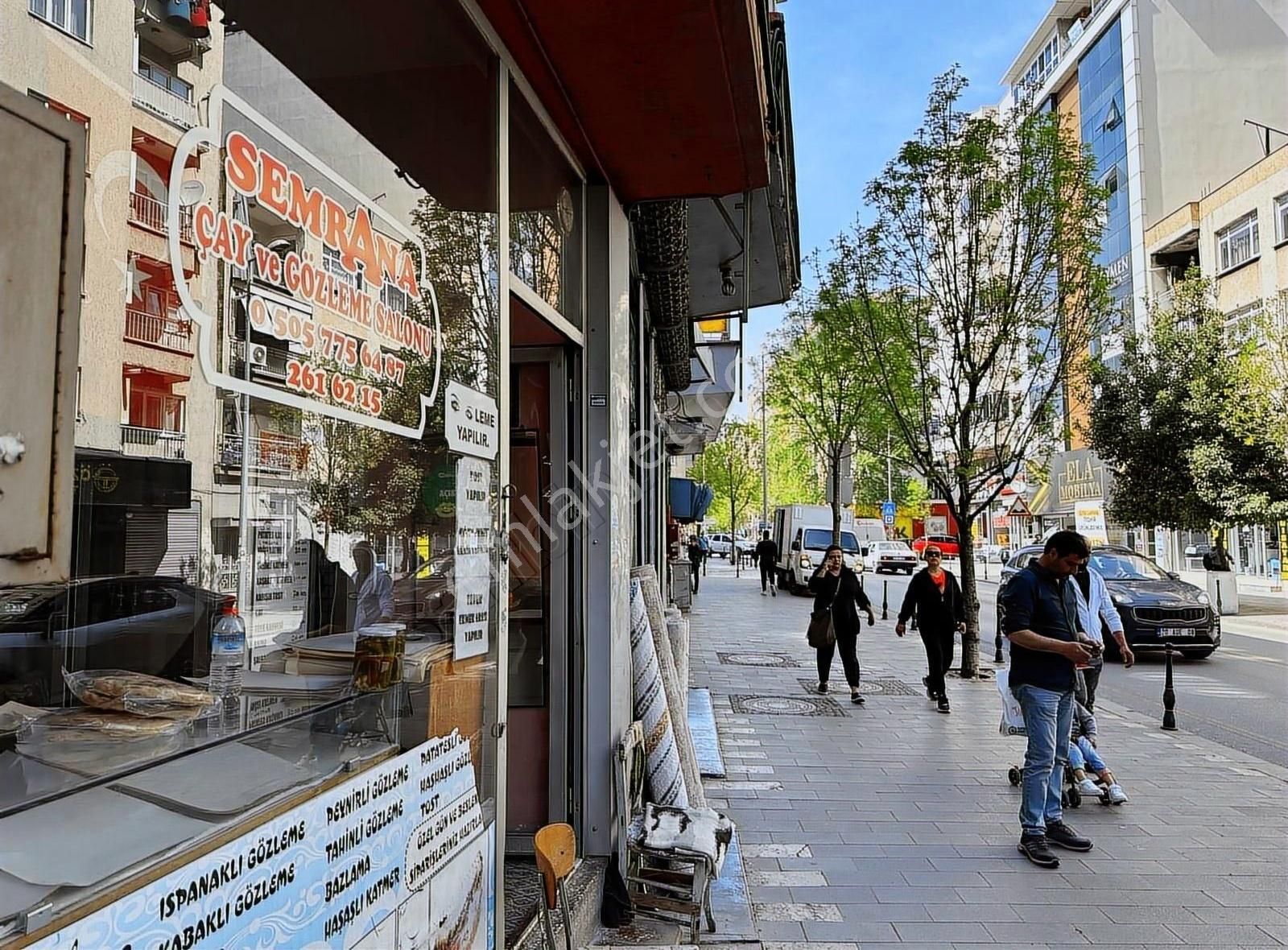 Kayalık Caddesinde Geniş Ve Kiracılı Dükkan