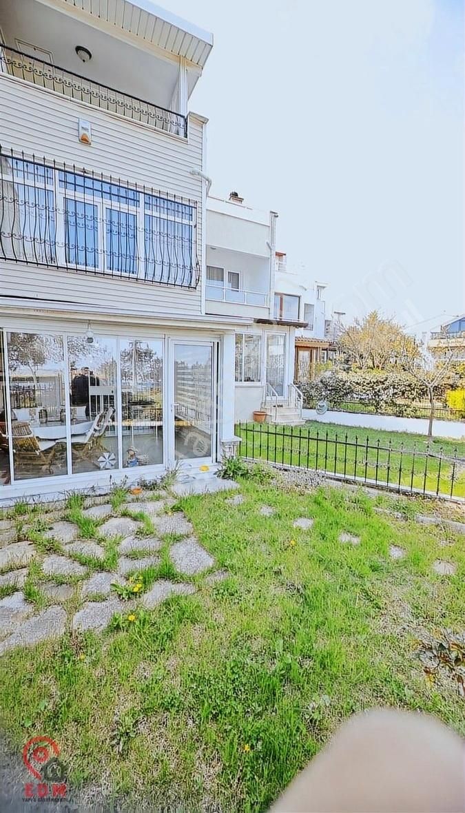 Silivri Basınkent 1 Sitesinde Kiralık Tripleks Bahçeli Yazlık