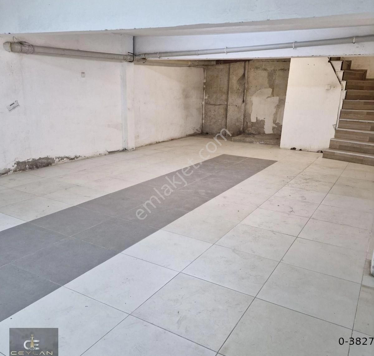 Edremit Merkezde Yol Üzeri 220 M2 Dükkan