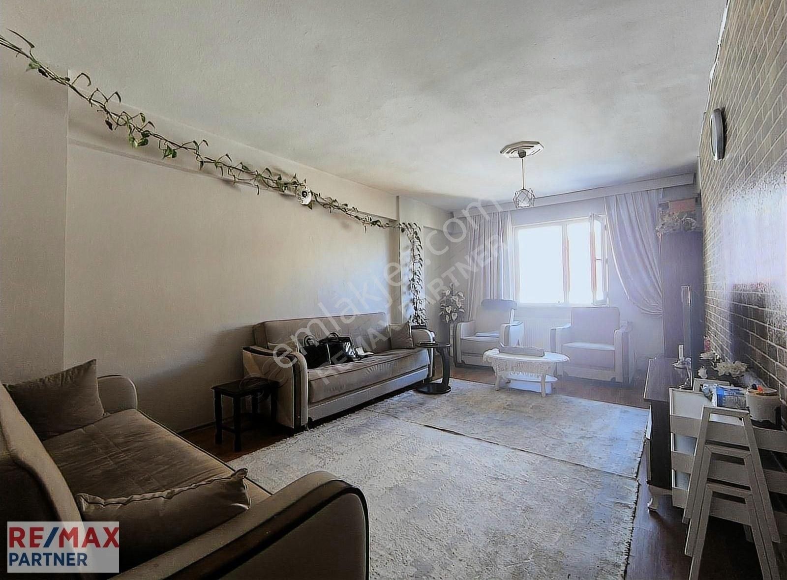 Alibeyköy Çırçır Mahallesin'de Ferah 2+1 Satılık Daire