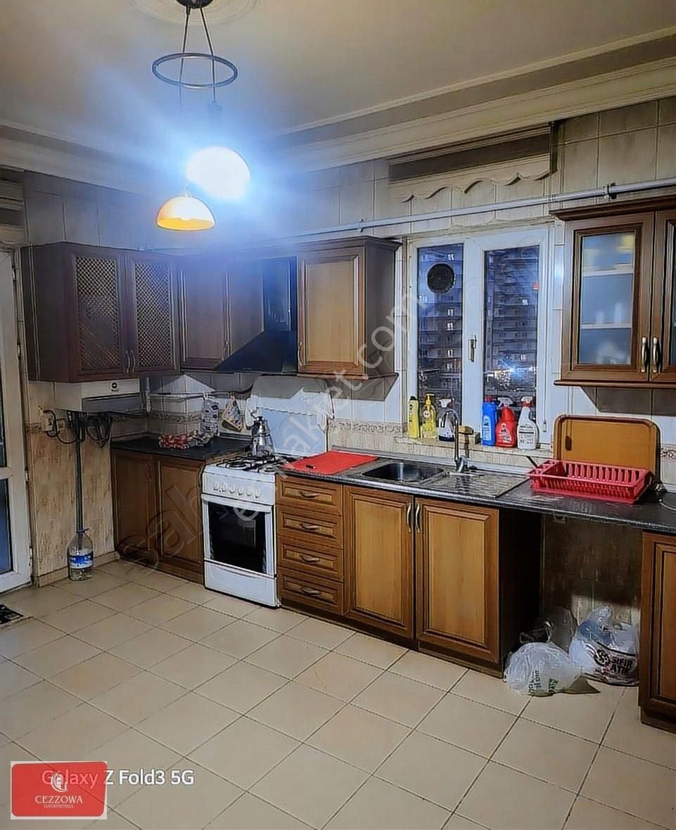 Selhatin Eyubi Cad Çeysa 4 Sıtesi 4+1 Kat 4 220m2 Satılık Daire