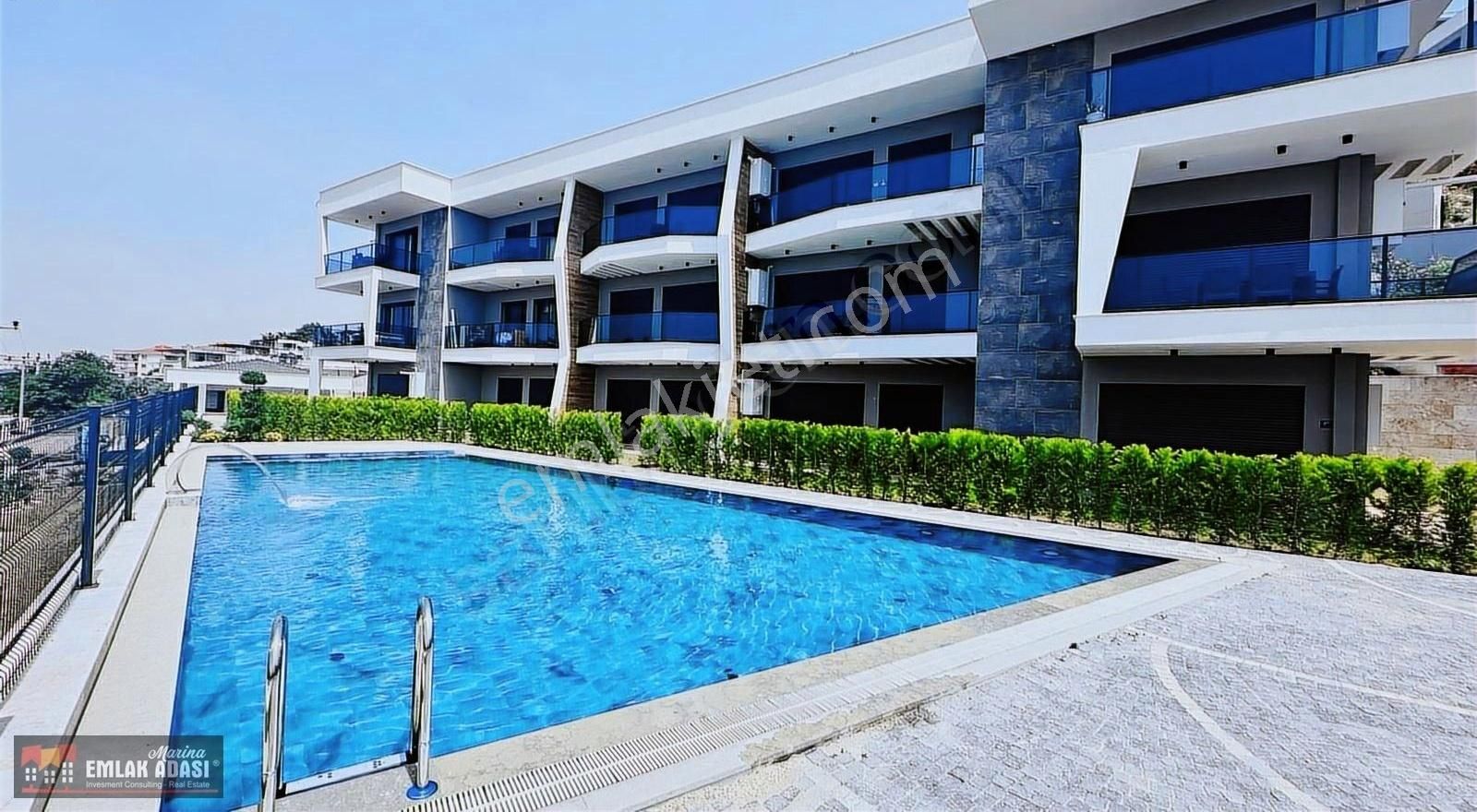 Kadınlar Denizi'nde 1+1 Bahçeli Havuzlu Doğalgazlı Kiralık Daire