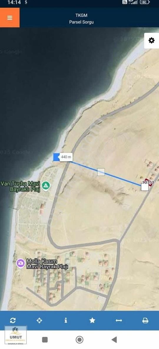 Tuşba Ayanıs'ta Mavi Bayraklı Plajın Üstünde Satılık Villa