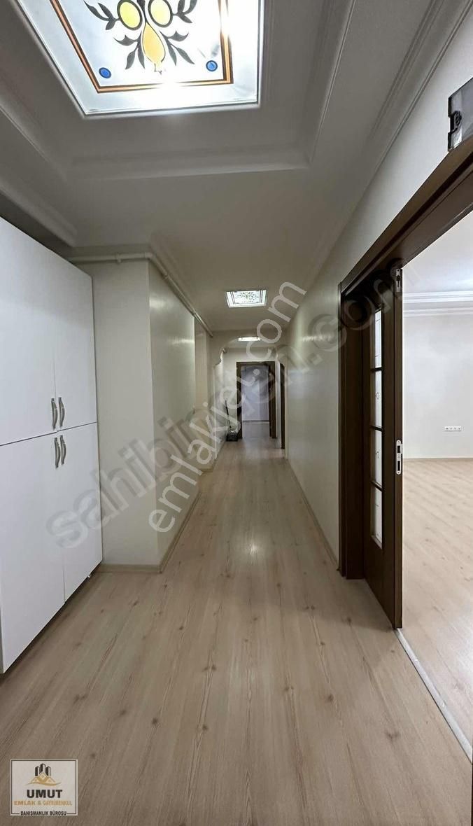 İpekyolu'nda Ford Bayi Arkasında Kiralık 4+1 Geniş Daire