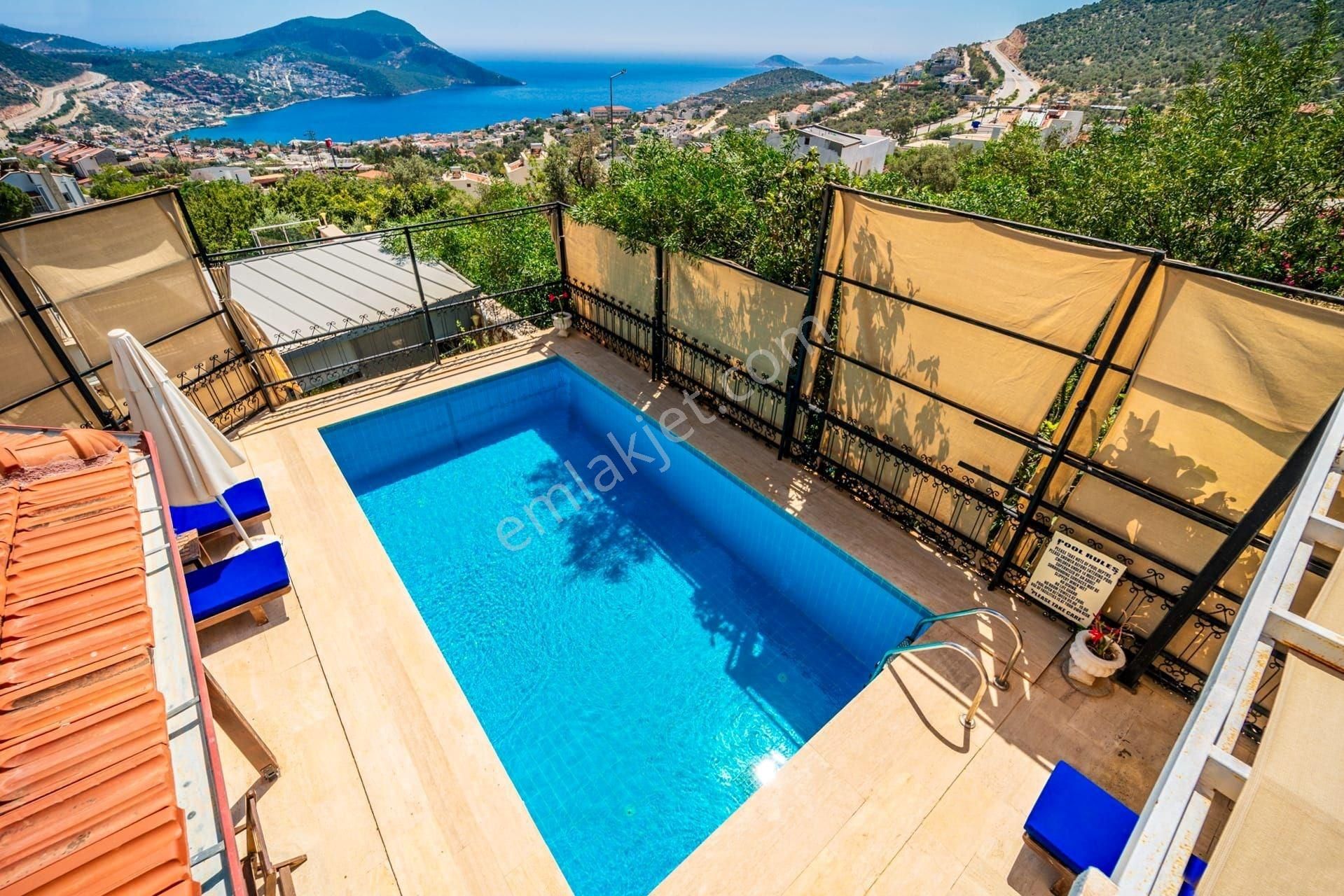 Kalkan Mah 617m2 Arsa 120m2 3katlı Deniz Manzaralı Satılık Villa