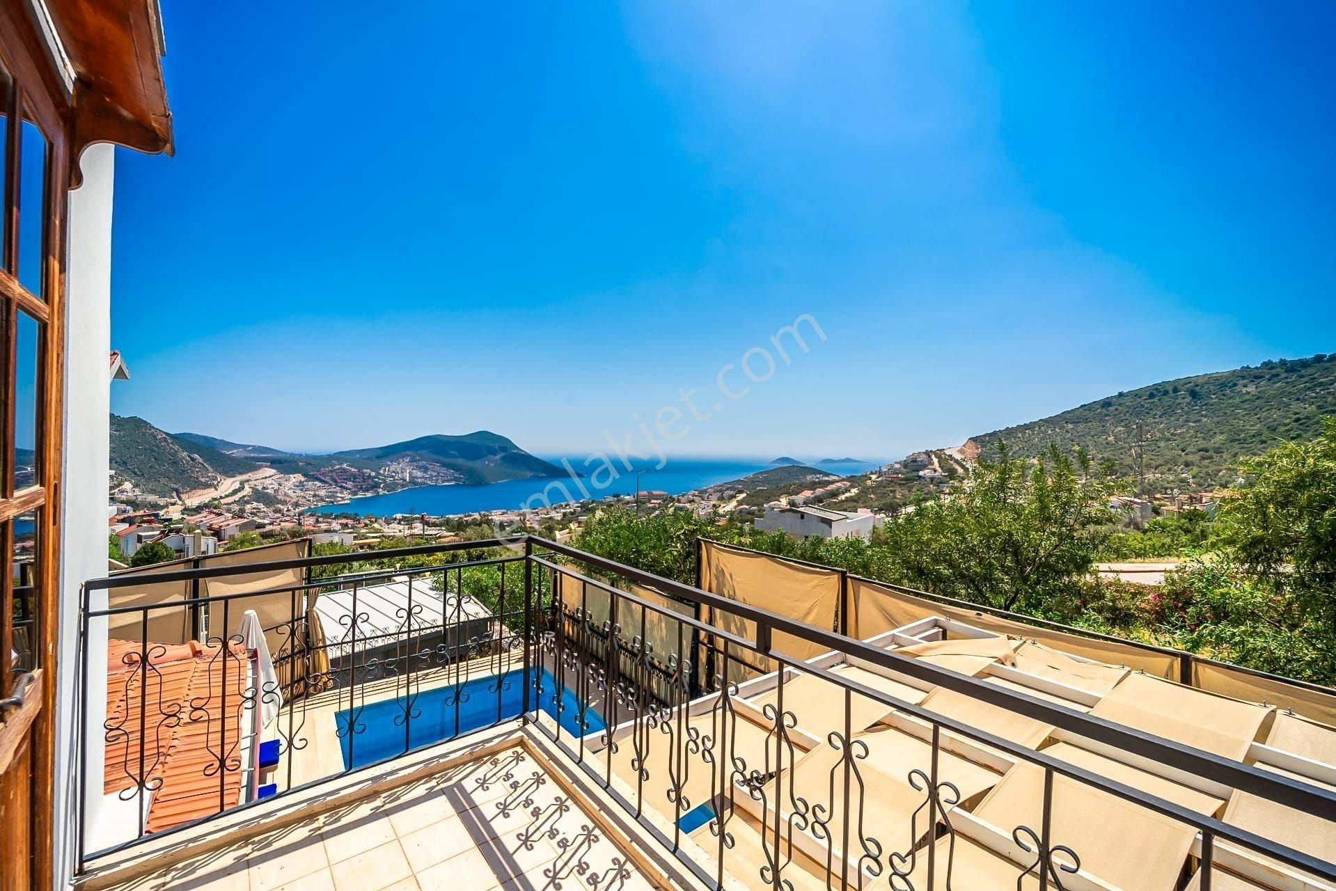 Kalkan Mah 617m2 Arsa 120m2 3katlı Deniz Manzaralı Satılık Villa