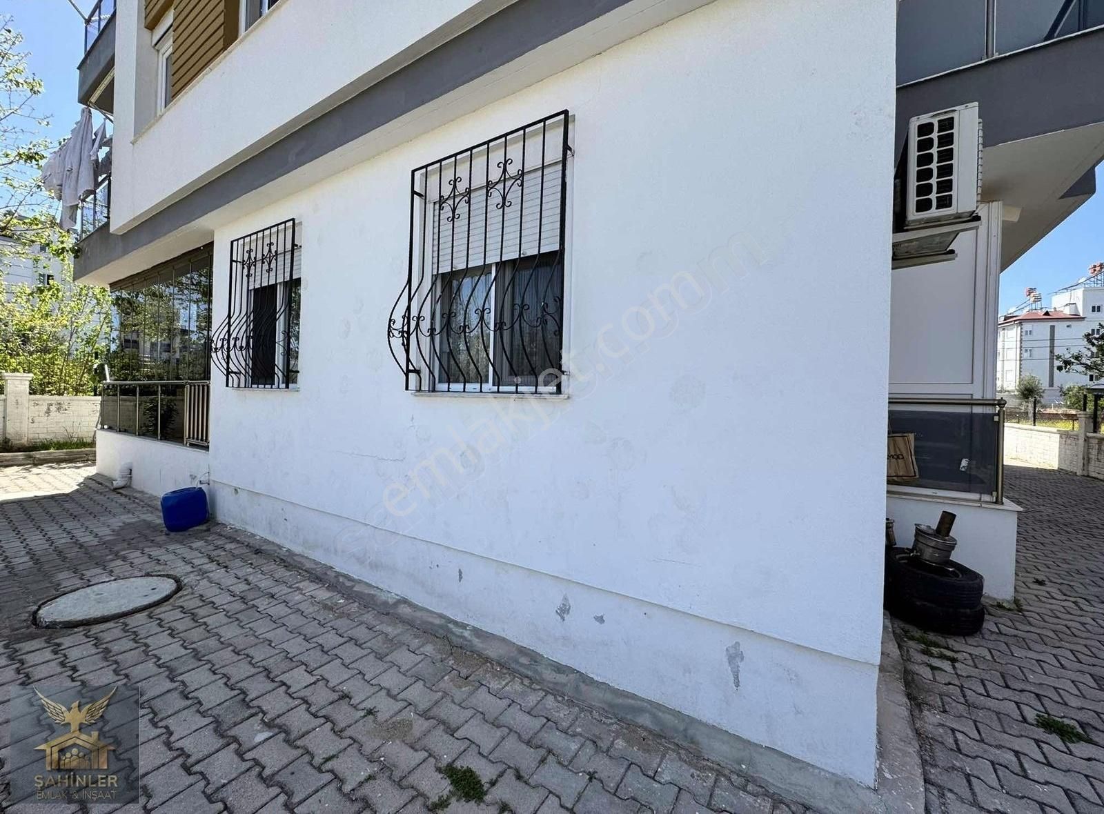 Varsak Karşıyakada Yüksek Kredili Cam Balkonlu Geniş Giriş
