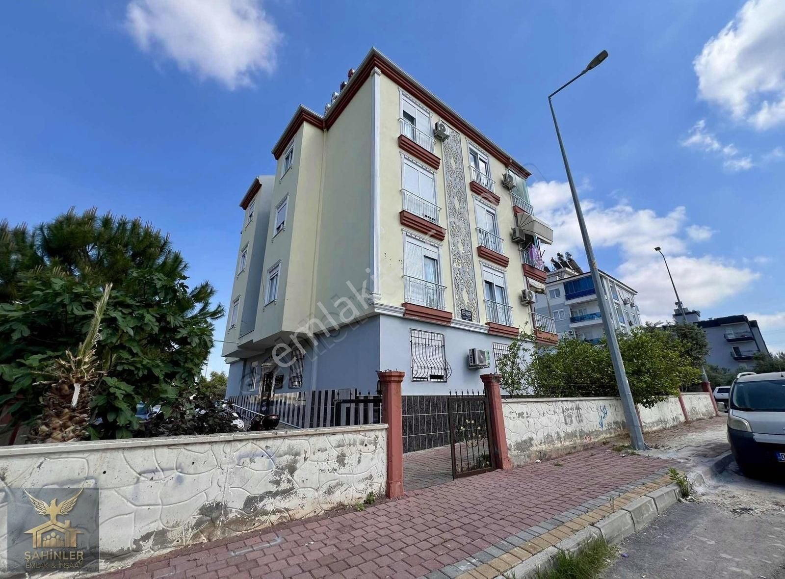 Varsak Karşıyakada Sınırsız Kredili Köşe Başı Geniş 2+1
