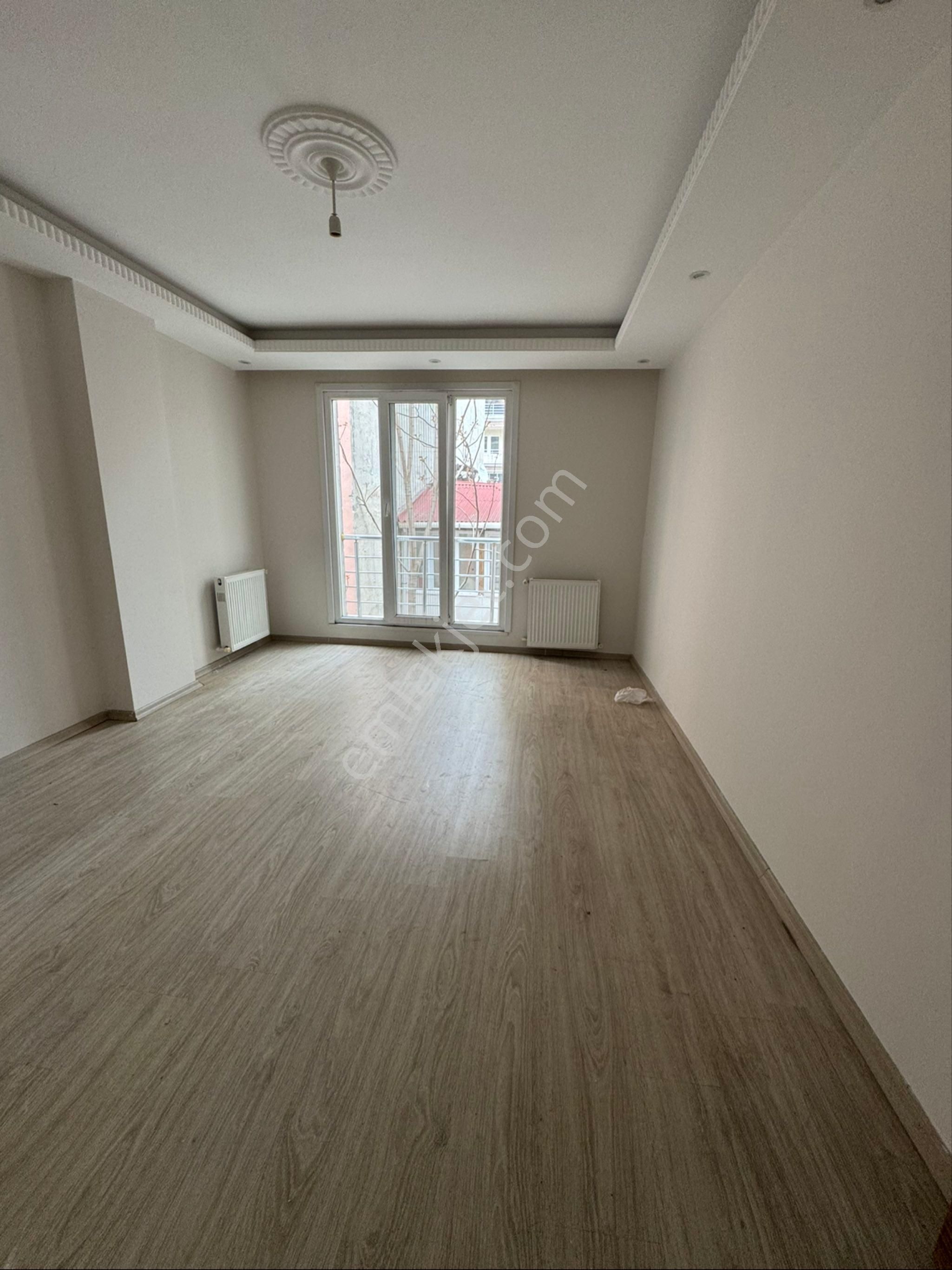Pınar Mahallesinde Cadde Üzeri Arakat