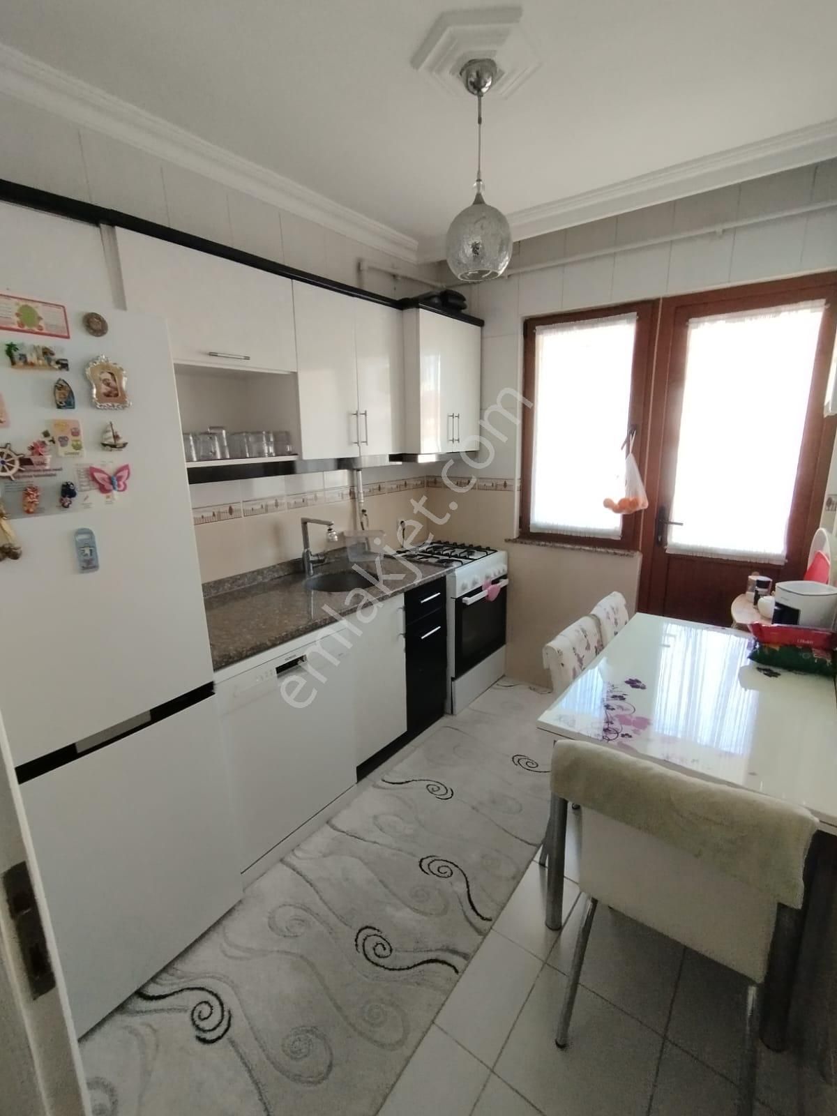Hıdırağa Mahallesinde 2+1 Ara Kat Masrafsız Satılık Daire