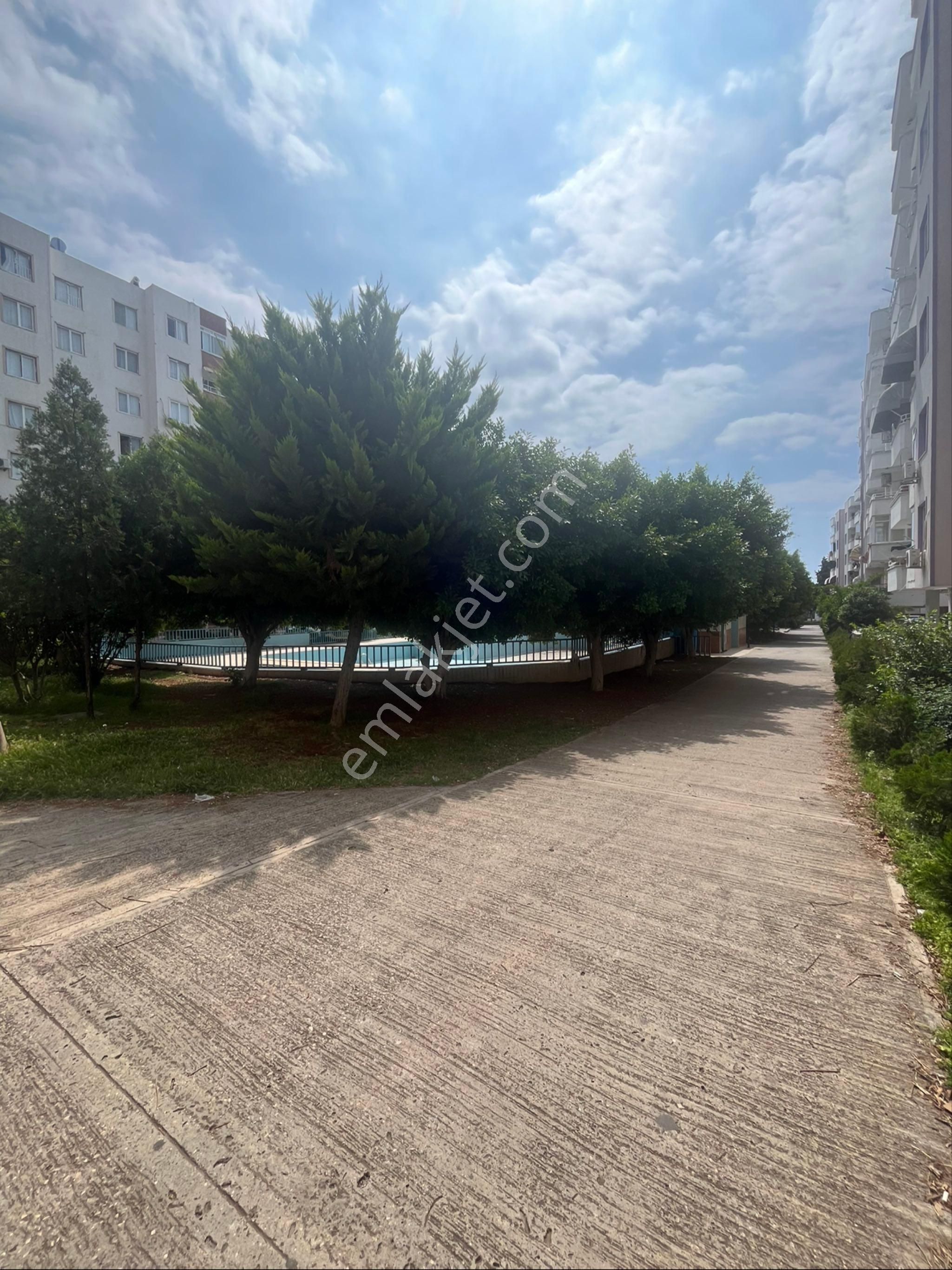 Havuzlu Deniz Manzaralı Satılık 3+1 Daire