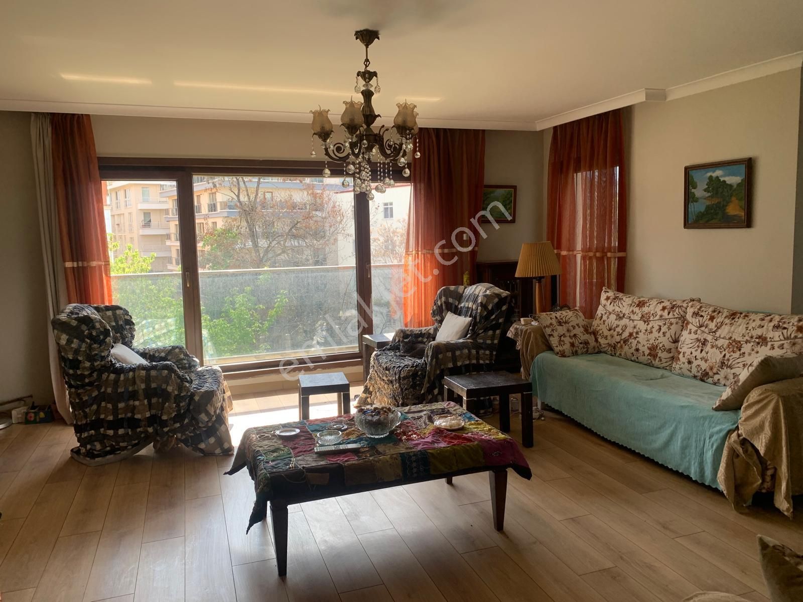 Maltepe Onur Sokakta Teraslı Dubleks Brüt 220 M2 Kapalı Garajlı Geniş Daire