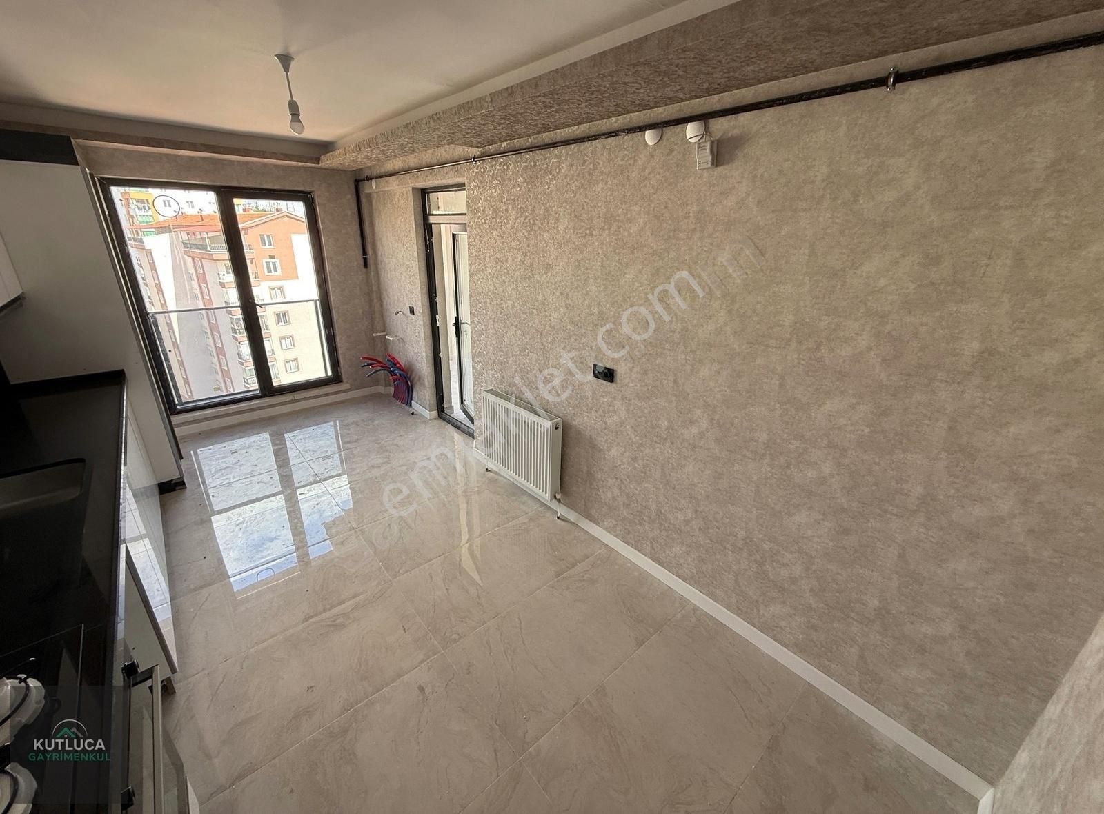 4+1 Oturuma Hazır Masrafsız Okul Ve Market Yakını Sıfır Site