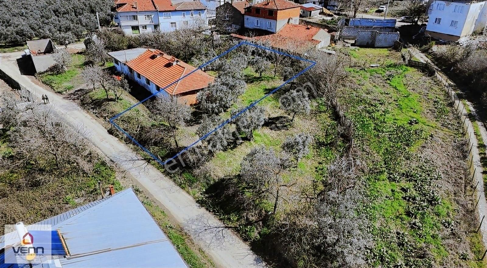 Orhangazi Gemiçde Yola Cepheli Köyiçi İmarlı Satılık Arsa