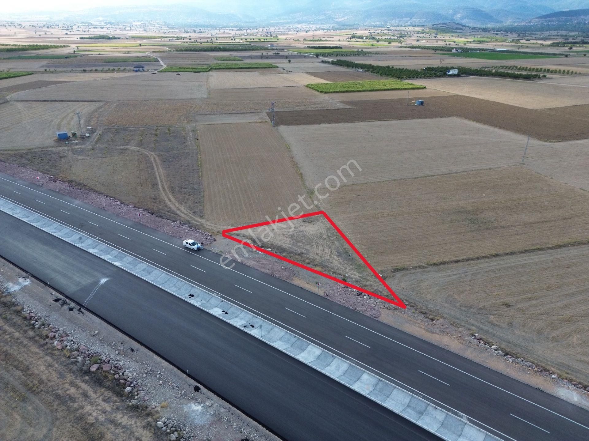 Korkuteli Yeltende Satılk Korkuteli-bucak Yol Kenarı 544 M2 Sulak Tarla - Görsel 4