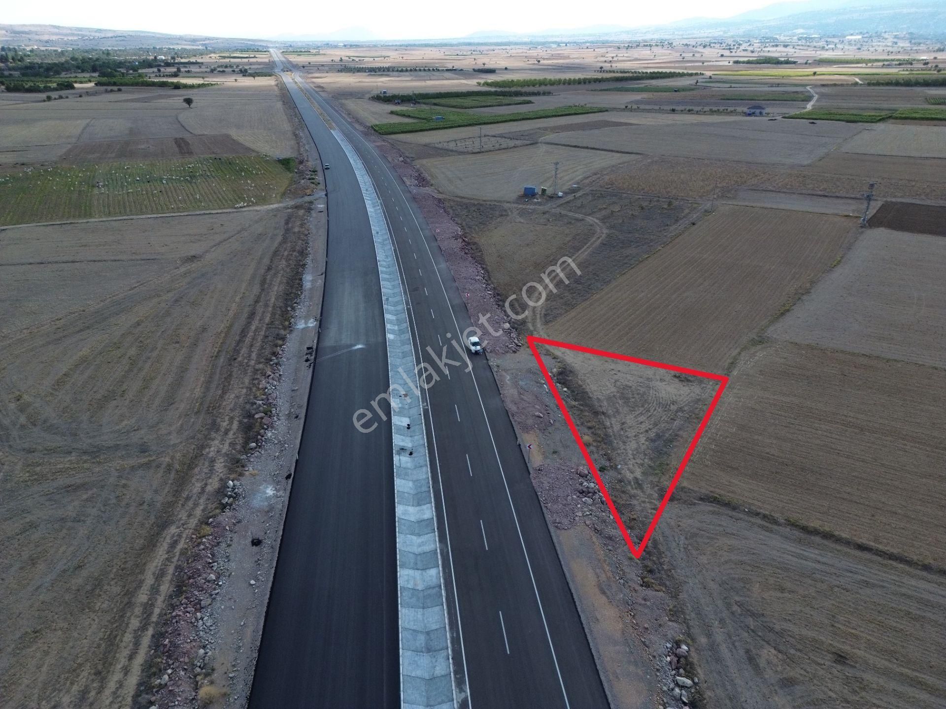 Korkuteli Yeltende Satılk Korkuteli-bucak Yol Kenarı 544 M2 Sulak Tarla - Görsel 5