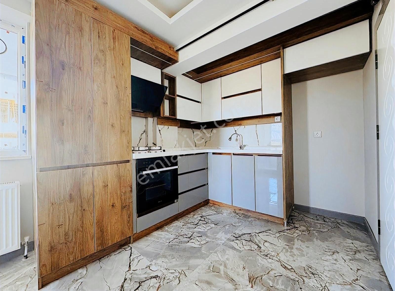 Kızıltan Gy 'den 29 Ekim Mah. Yüksek G. Full Yapılı 2+1 Daire