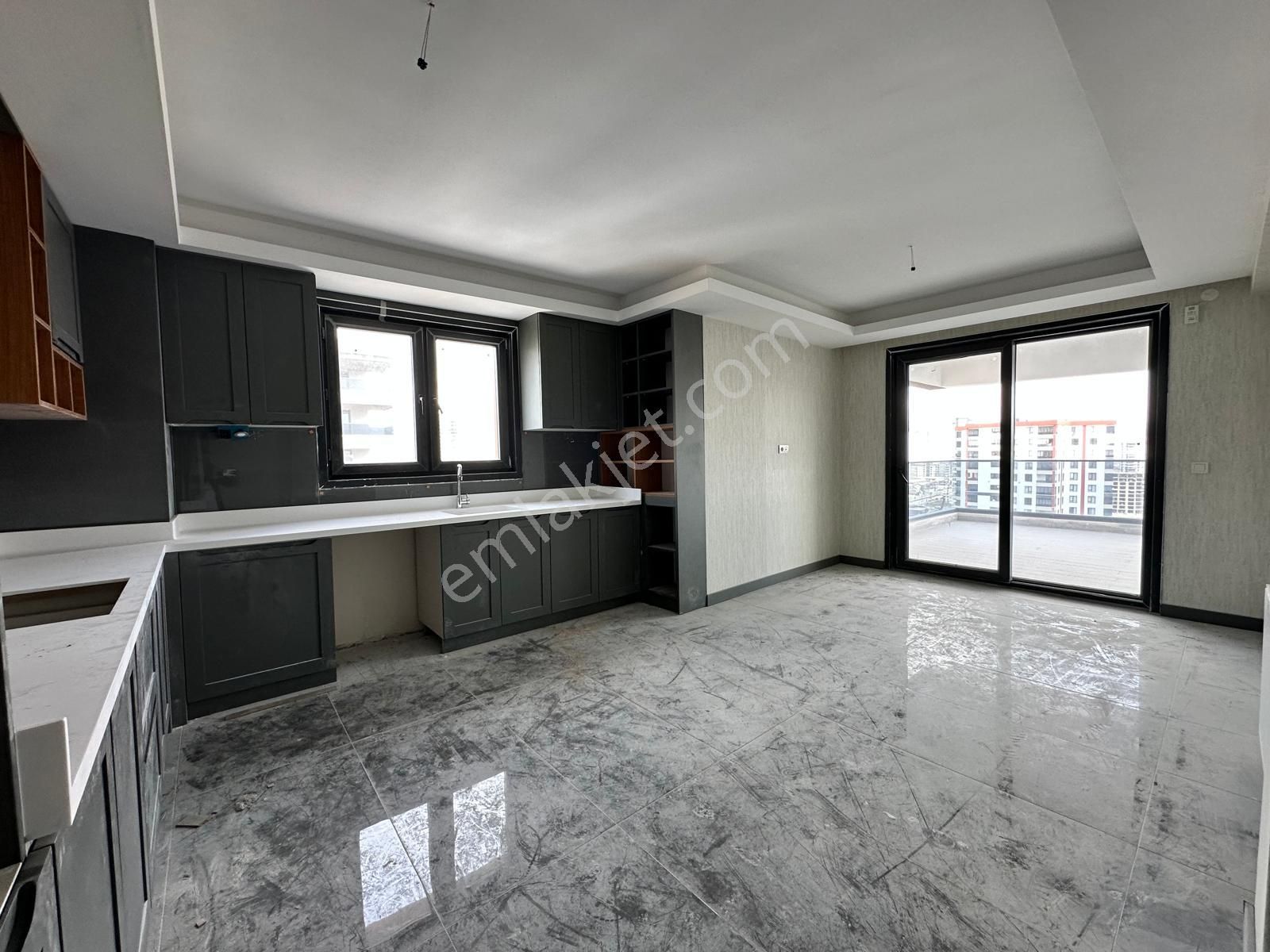 Relax'tan 15.kat Manzaralı 190 M2 Cok Uygun Fiyata Kacmaz Site