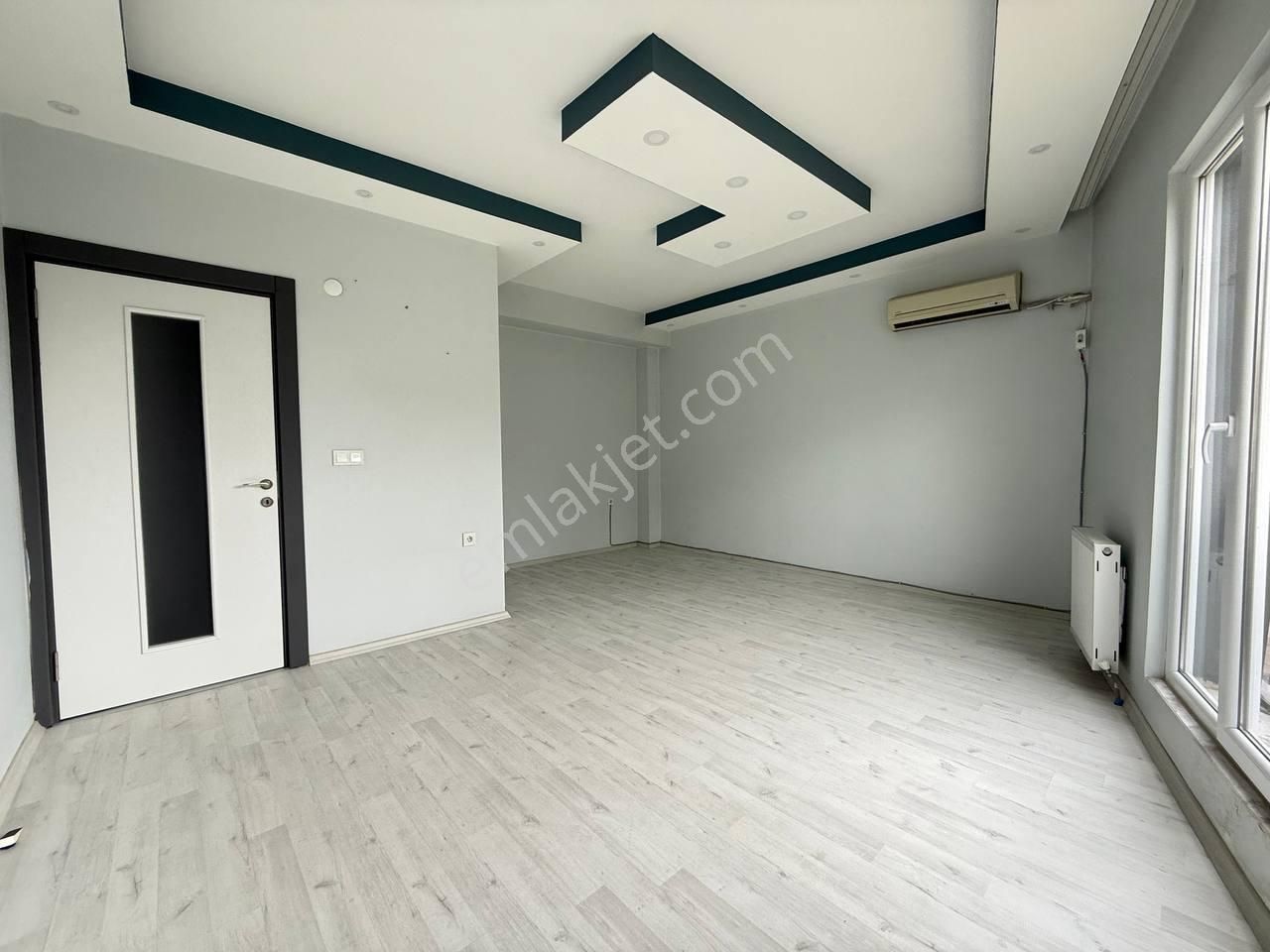 Uytundan Kadıköyde Kapalı Mutfaklı Geniş 1+1 Satılık Lüks Daire