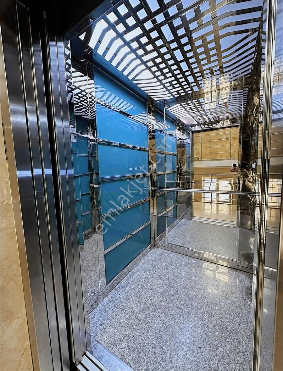 Derman'dan*yeni Bina*ara Katta*130m2*diş Hastanesi Mevki