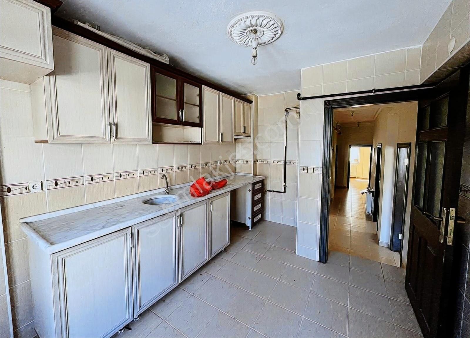 Derman'dan*y.giriş*altı Daire*ön Cephe*