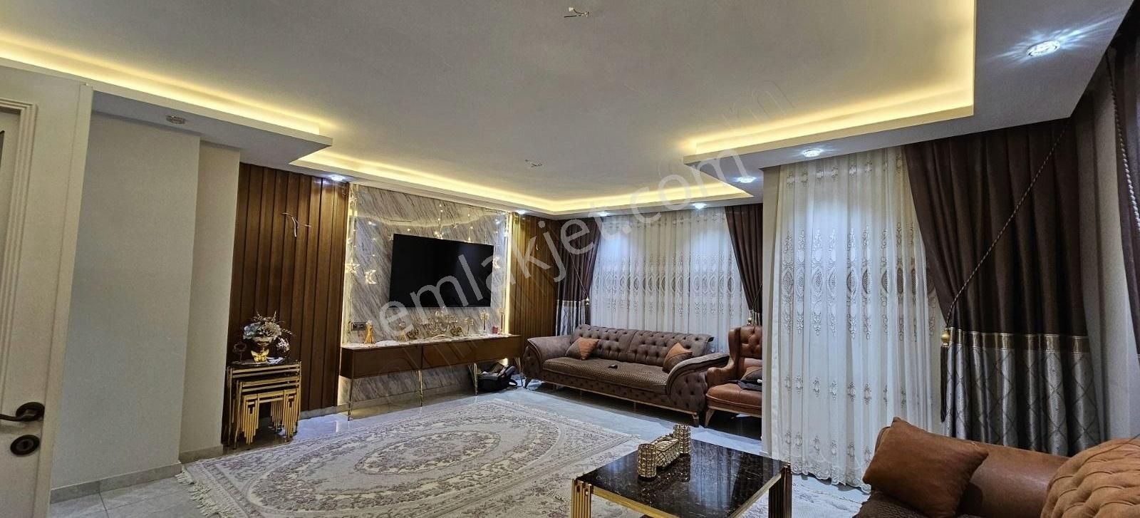 Viranşehir'de Acil Satılık Lüks Yapılı Daire