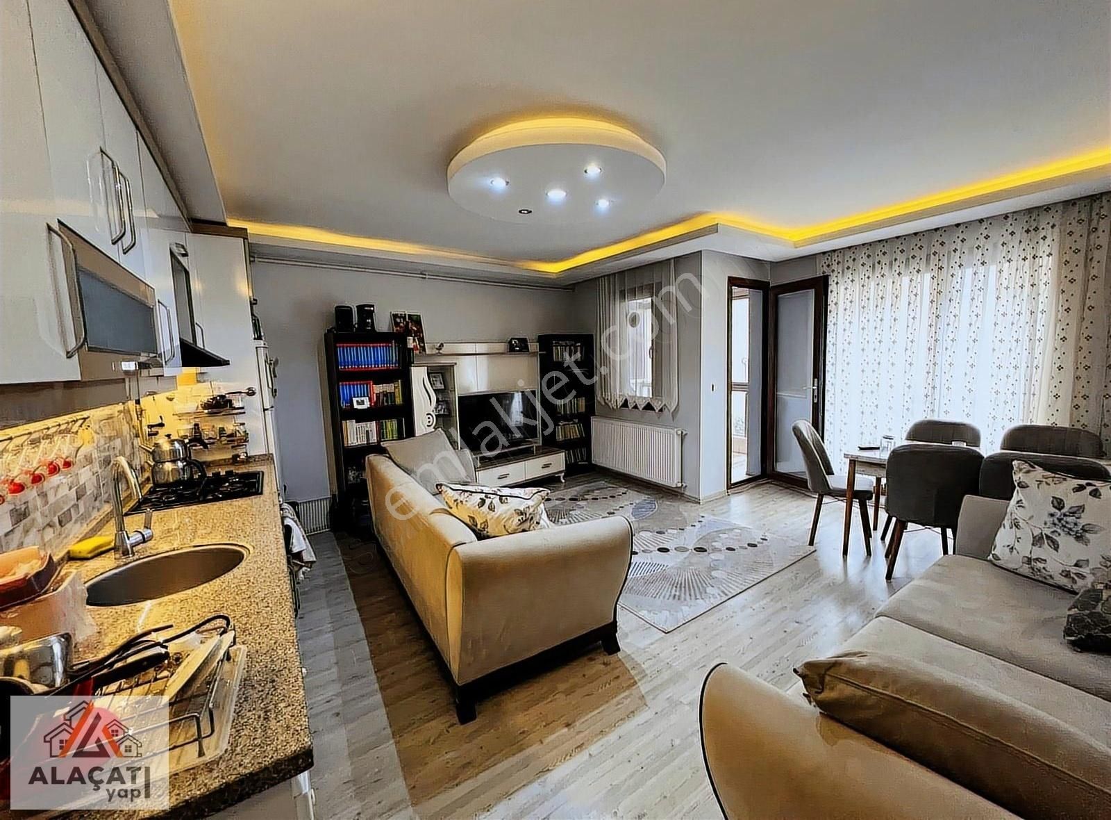 İzban Yakını Fırat'da 2+1 85m2 D.gazlı Otoparklı Satılık Ev