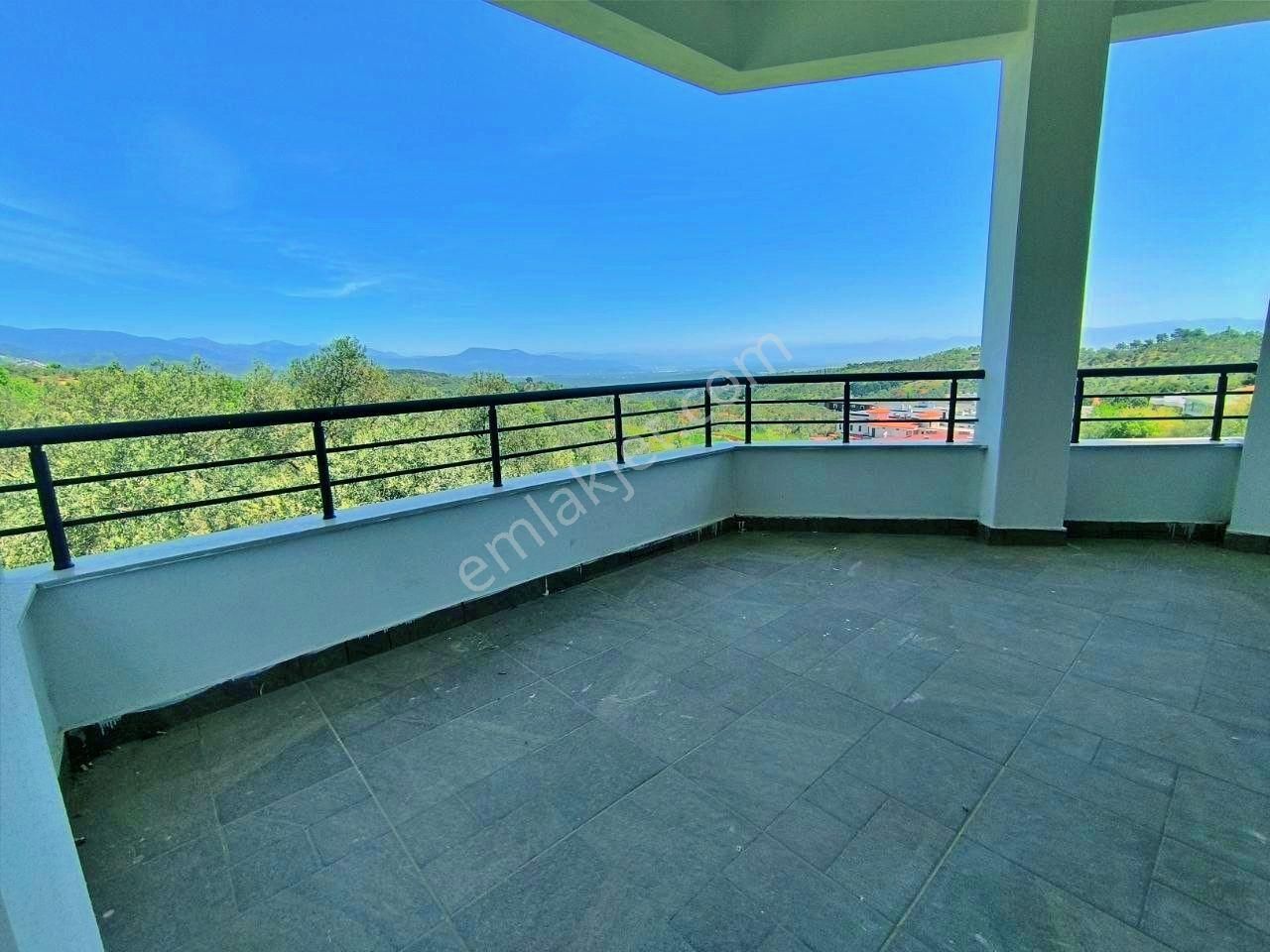 Uytundan Güre'de Doğa Manzaralı Satılık 2+1 Manzaralı Daire