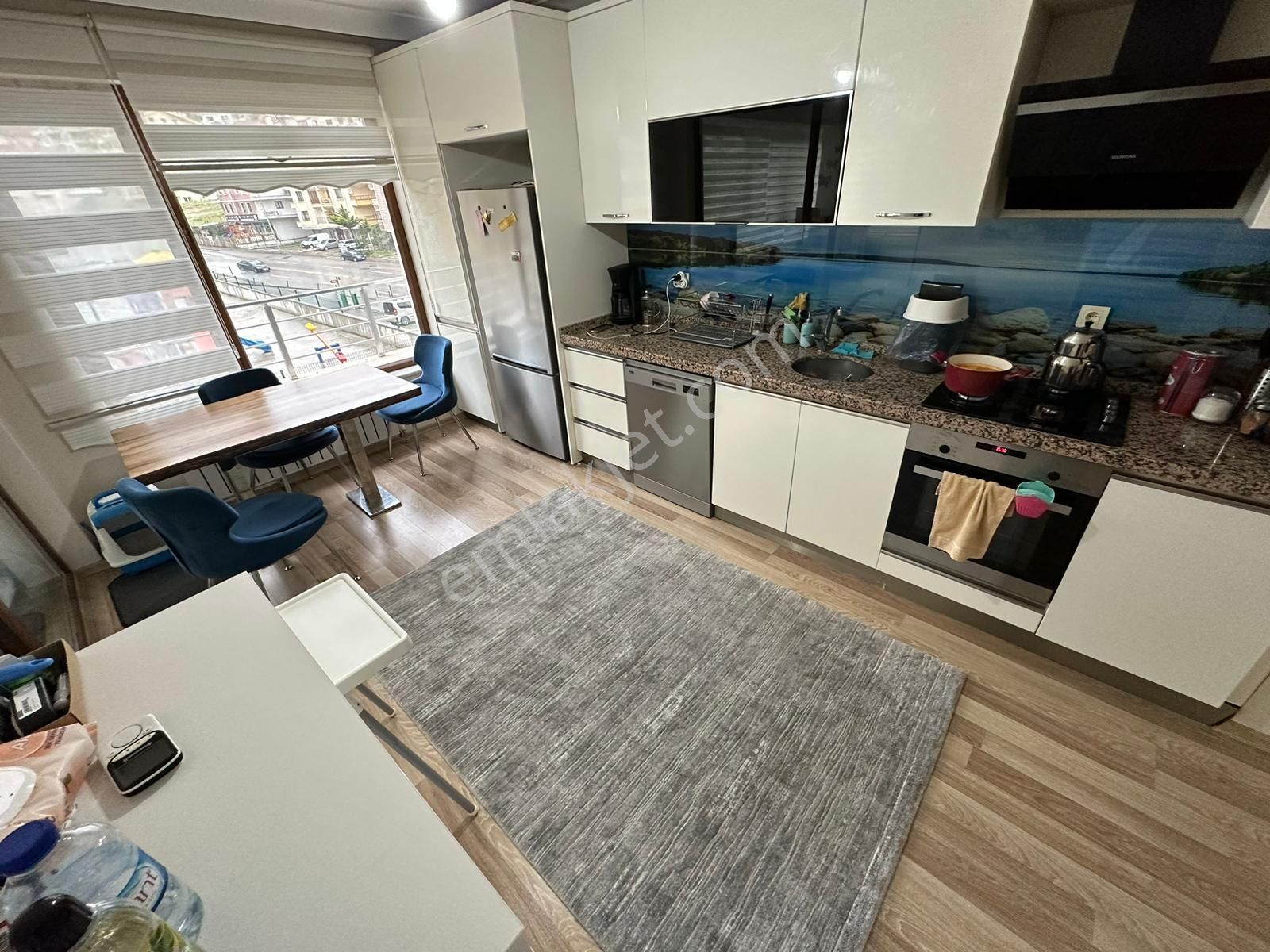Esertepe'de Cadde Üzeri Site İçerisinde Katta Full Yapılı 3+1