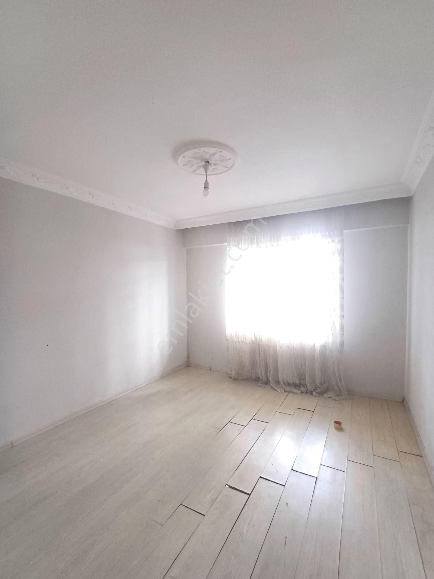 Yeşilkent Mahallesinde Kiralık Yüksek Giriş