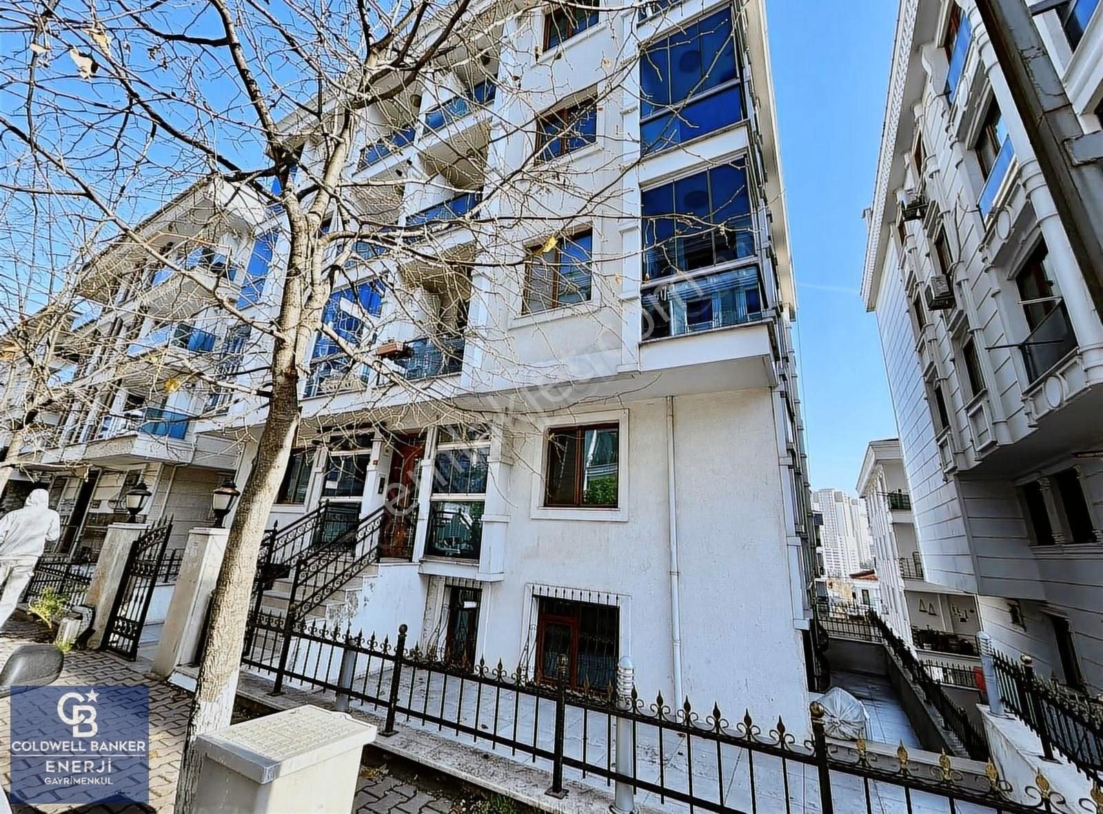 Mehmet Akif Ersoy Mahallesi'nde 2+1 Satılık Bahçe Katı Daire