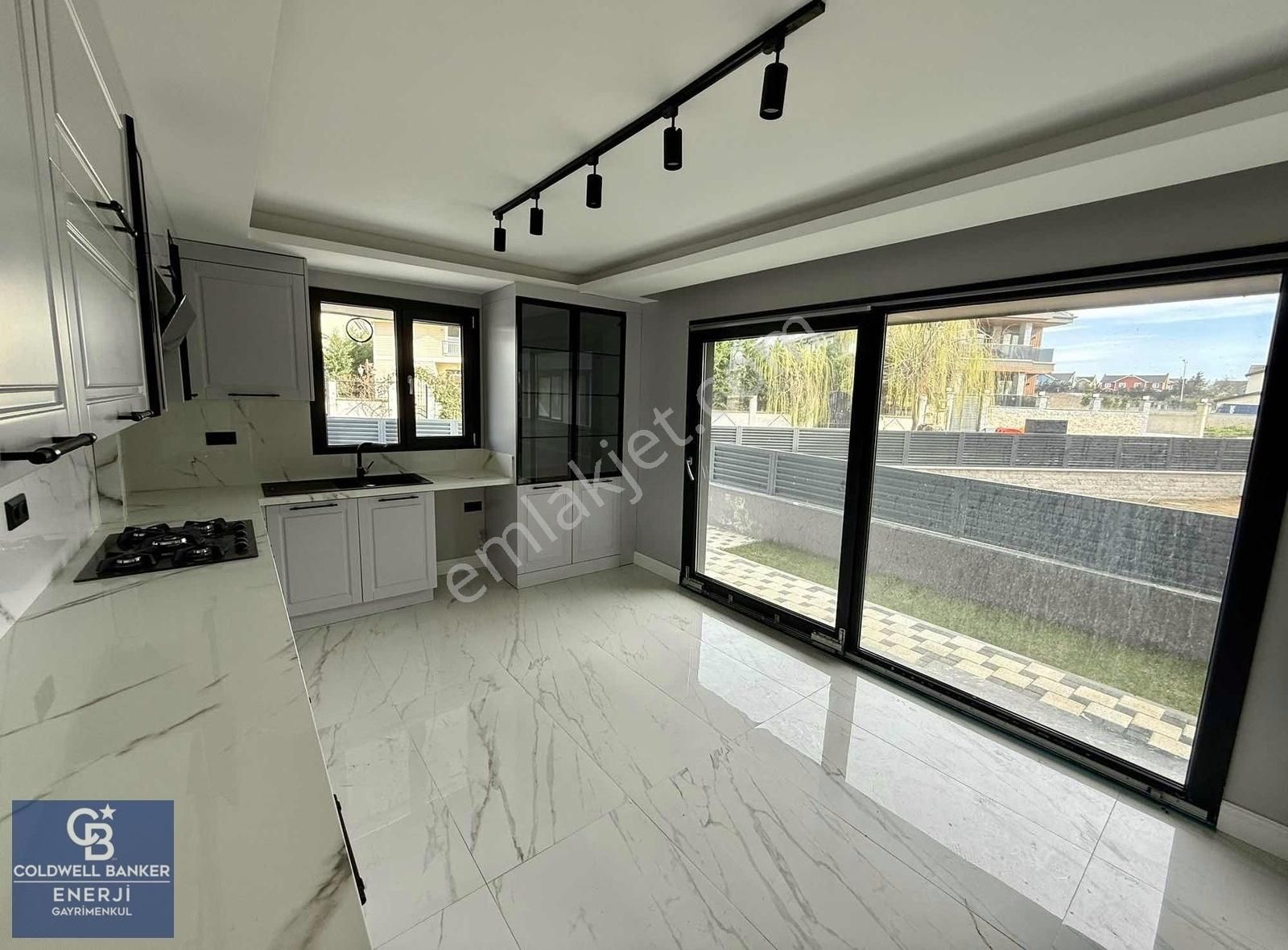 Silivri Mimarsinan'da Satılık 7+2 Müstakil Lüks Villa Havuzlu - Görsel 9