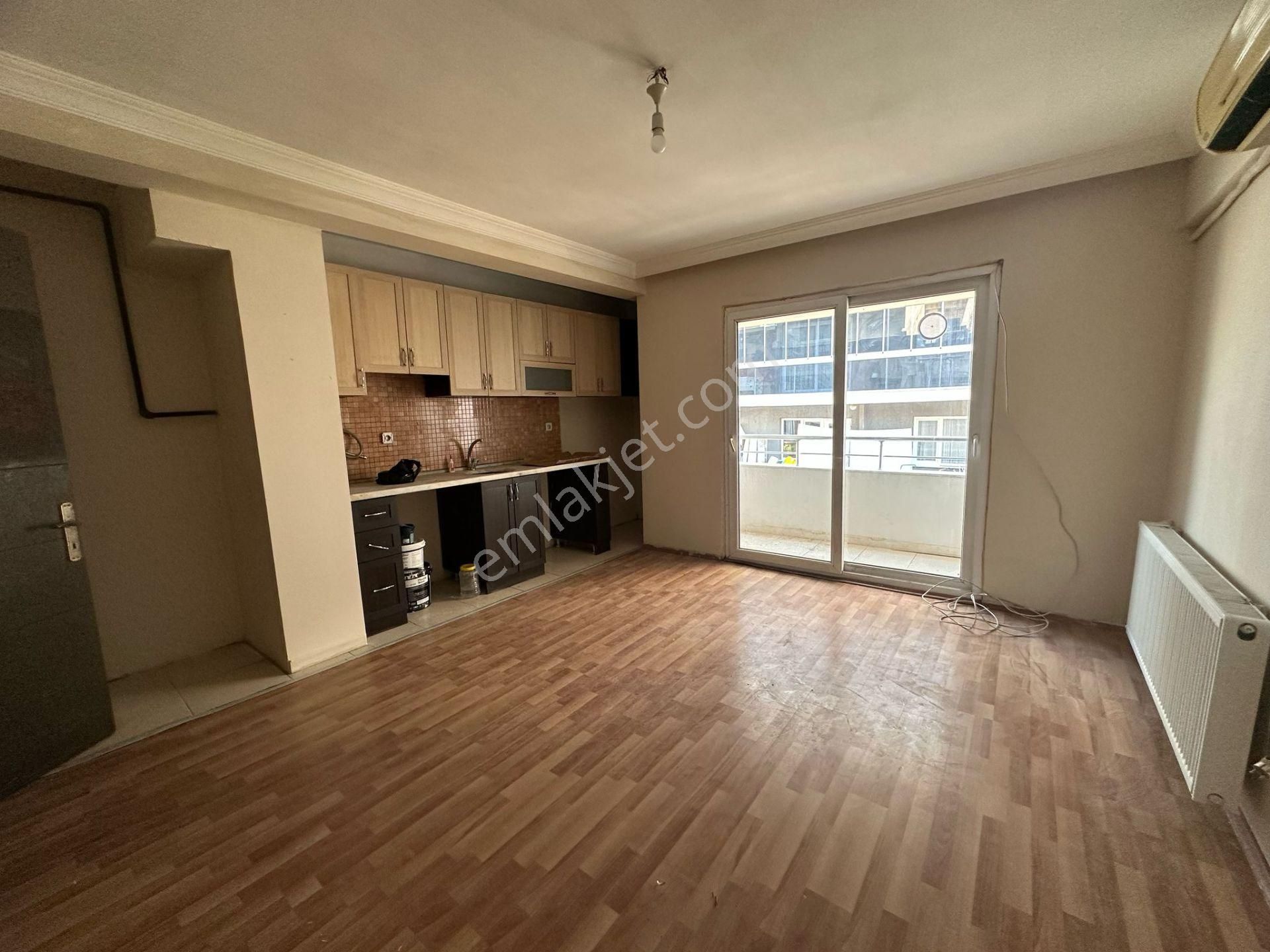 Yeni Mh'de 10 Yaşında ﻿3+1 Aydınlık Karanlık Odası Olmayan Dubleks Daire / Asansörlü