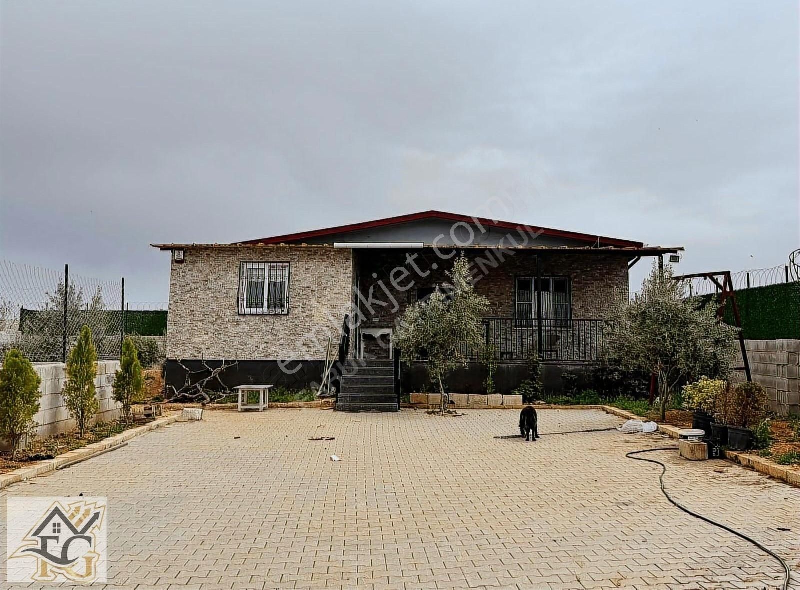 Gürsuda Satlık 1100 M2 Bağ Evi