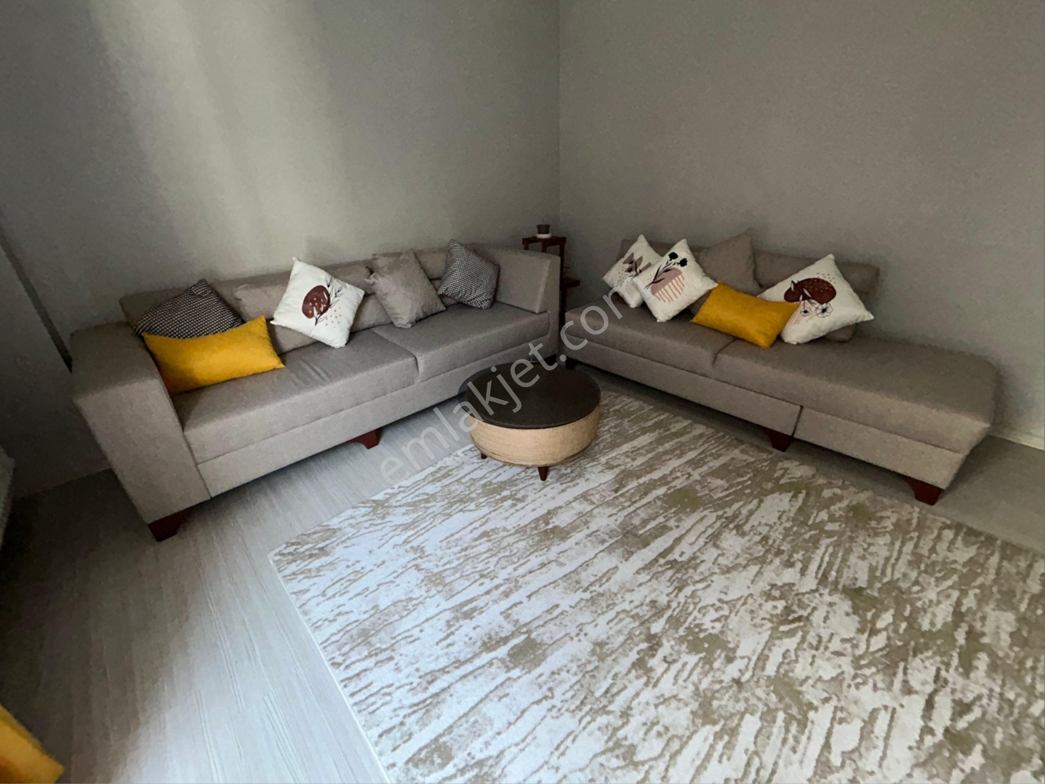 Üniversiteye Yakın Geniş Yeni Eşyalı 2+1 Temiz Bakımlı Arakat