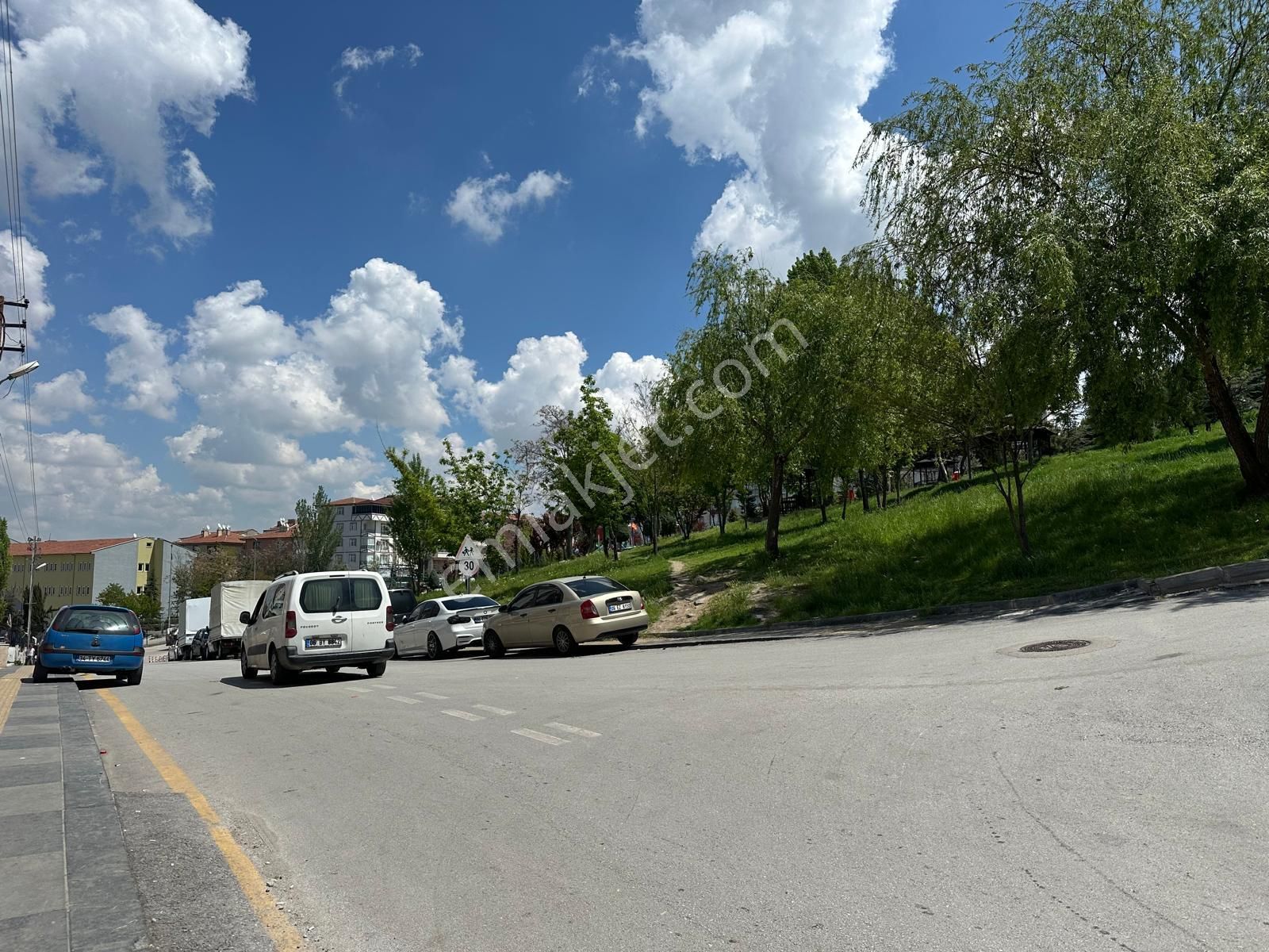 Etimesgut Piyade Mahallesinde 1+1//75m2 Kat Yüksekliğinde