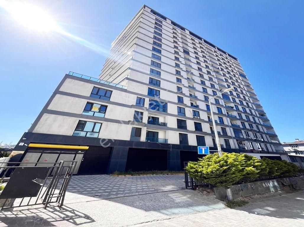 40 M2 Teraslı Penthouse Full Konsept 2+1 Site İçi Ara Kat