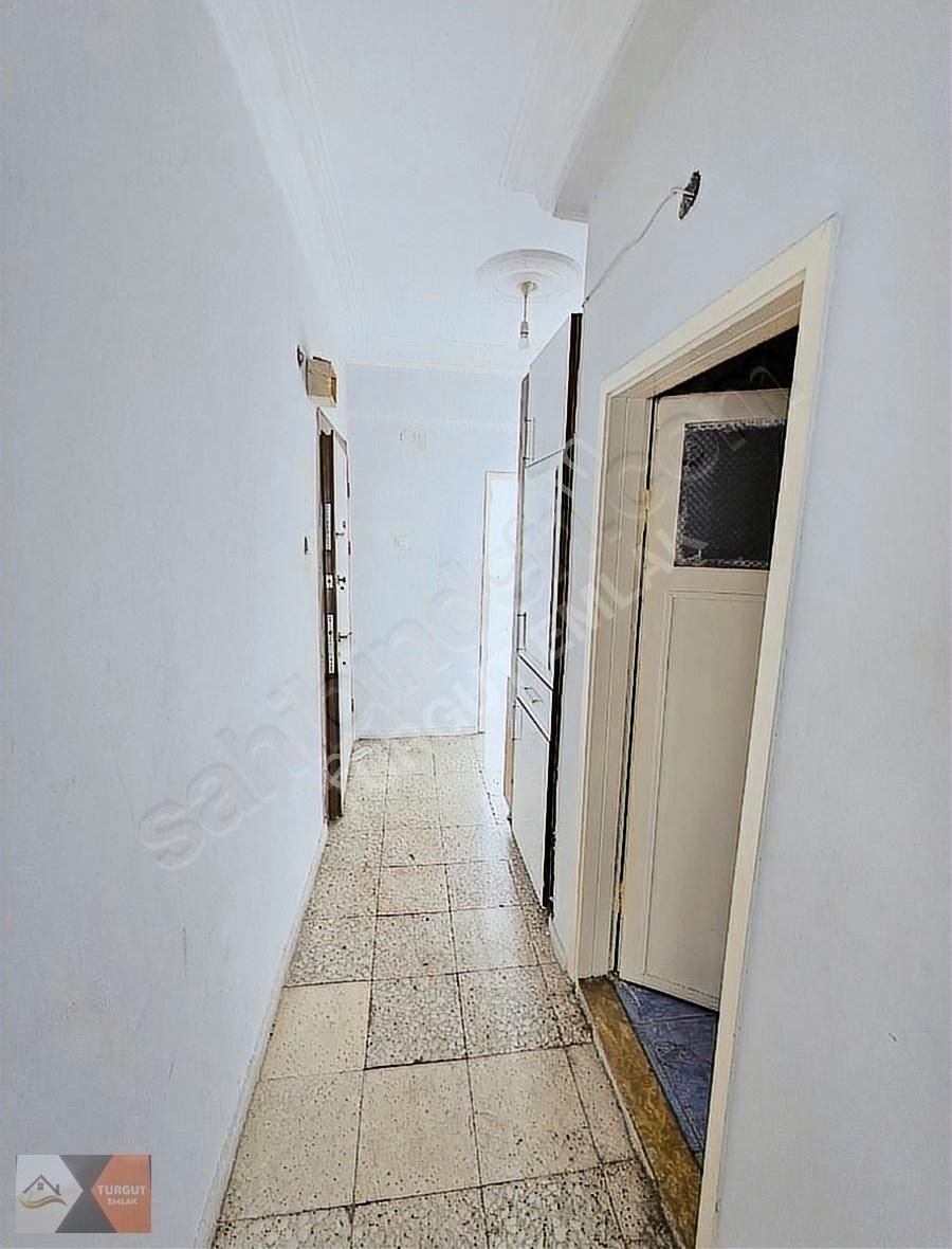 Adliye Karşısında Yıkılan Okul Yanı Kat 3+1 Geniş Daire Satılık