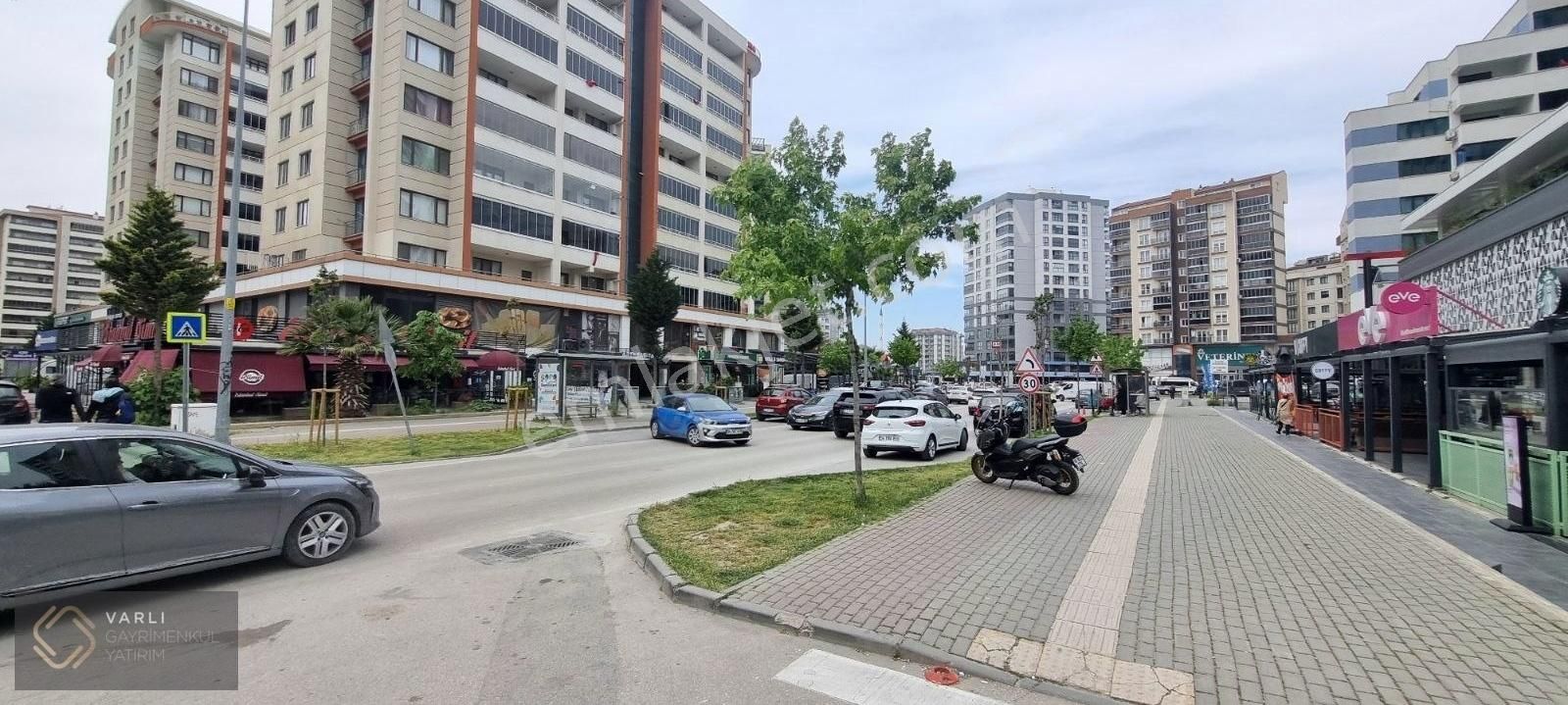 Bursa Nilüfer 23 Nisan Mahallesi Merkezinde Satılık Köşe Dükkan