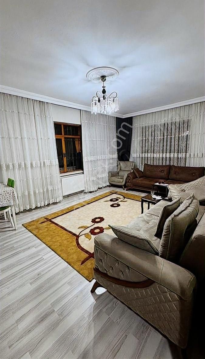Yeni Mah. De Tramvaya Yakın Satılık 3+1 Daire