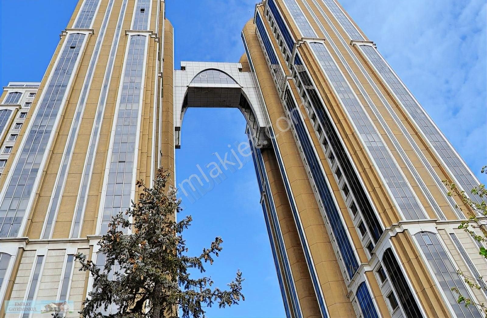 Ataşehir Uphill Towers Da 13 Kat Manzaralı Taşınmaya Hazır 2+1