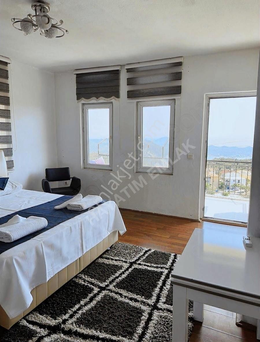 Kaş Çerçiler Deniz Manzaralı Satılık 3+1 Daire