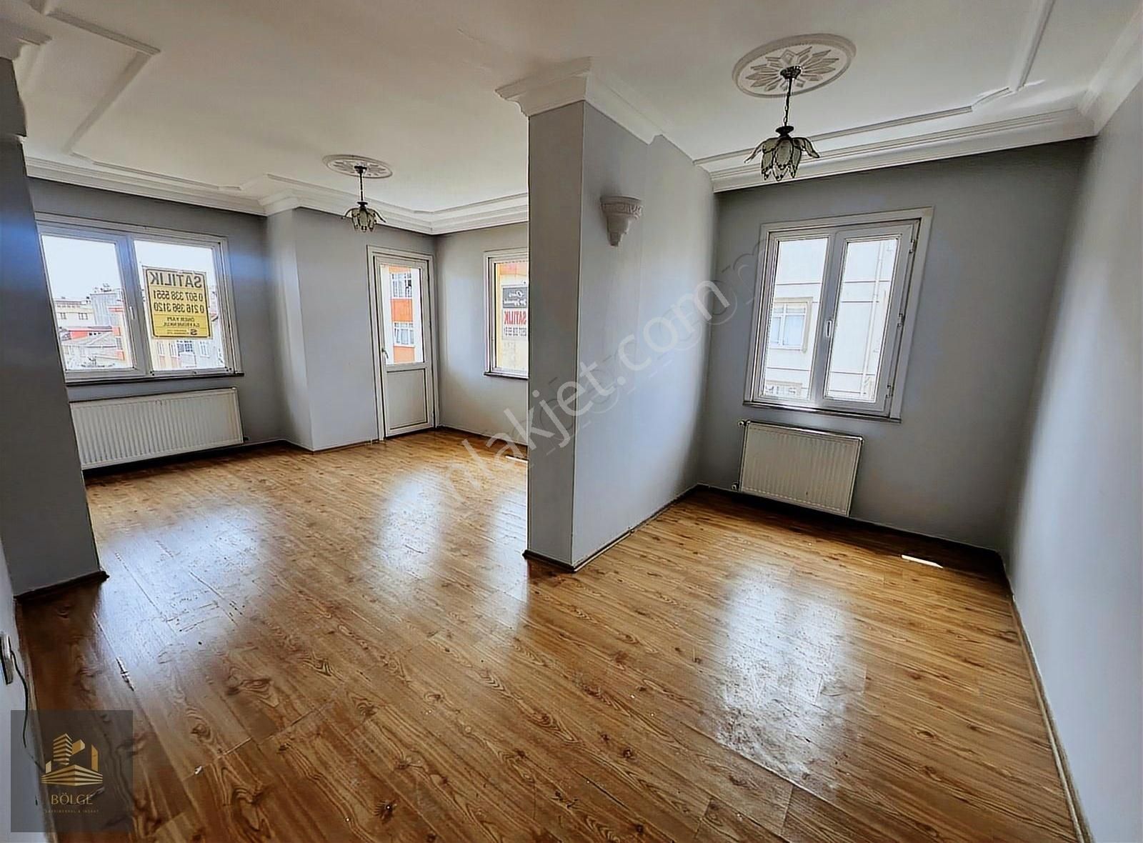 Bölge'den Esenler Mahallesinde Satılık 4+2 Krediye Uygun 250 M2
