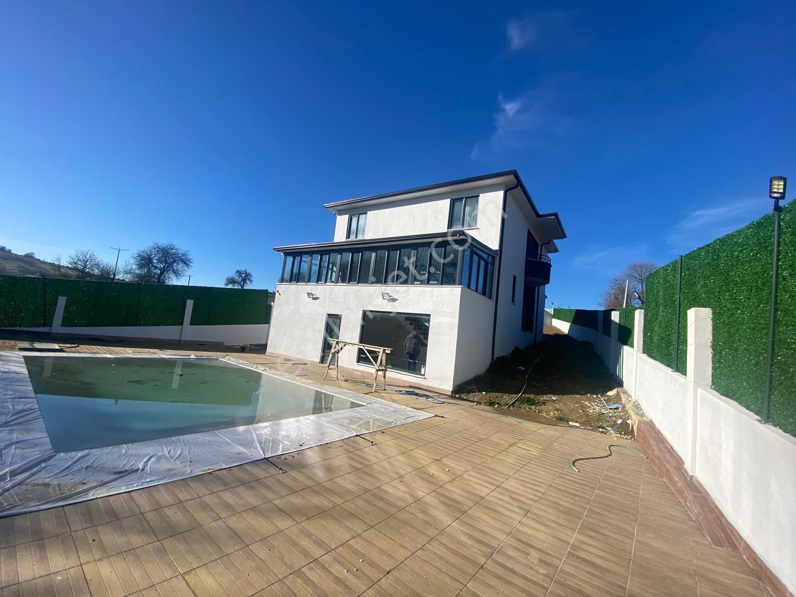 Koceli Körfez Sipahilerde 6+1 İskanlı Havuzlu Yeni Sıfır Villa İstanbul 40 Dk
