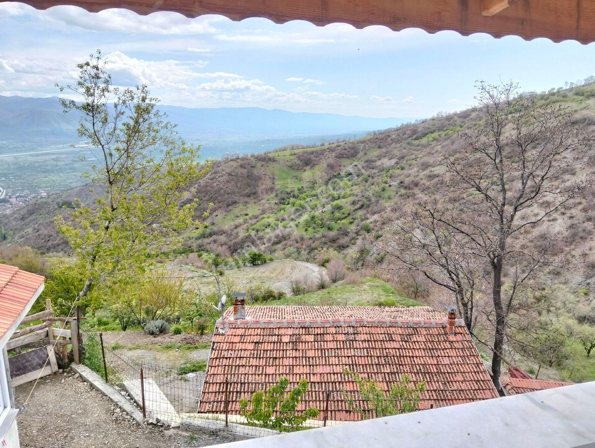 Tokat Merkez Emirseyit Beldesinde Bozatalan Mahal. Ev İçerisinde Satlık Tarla - Görsel 16
