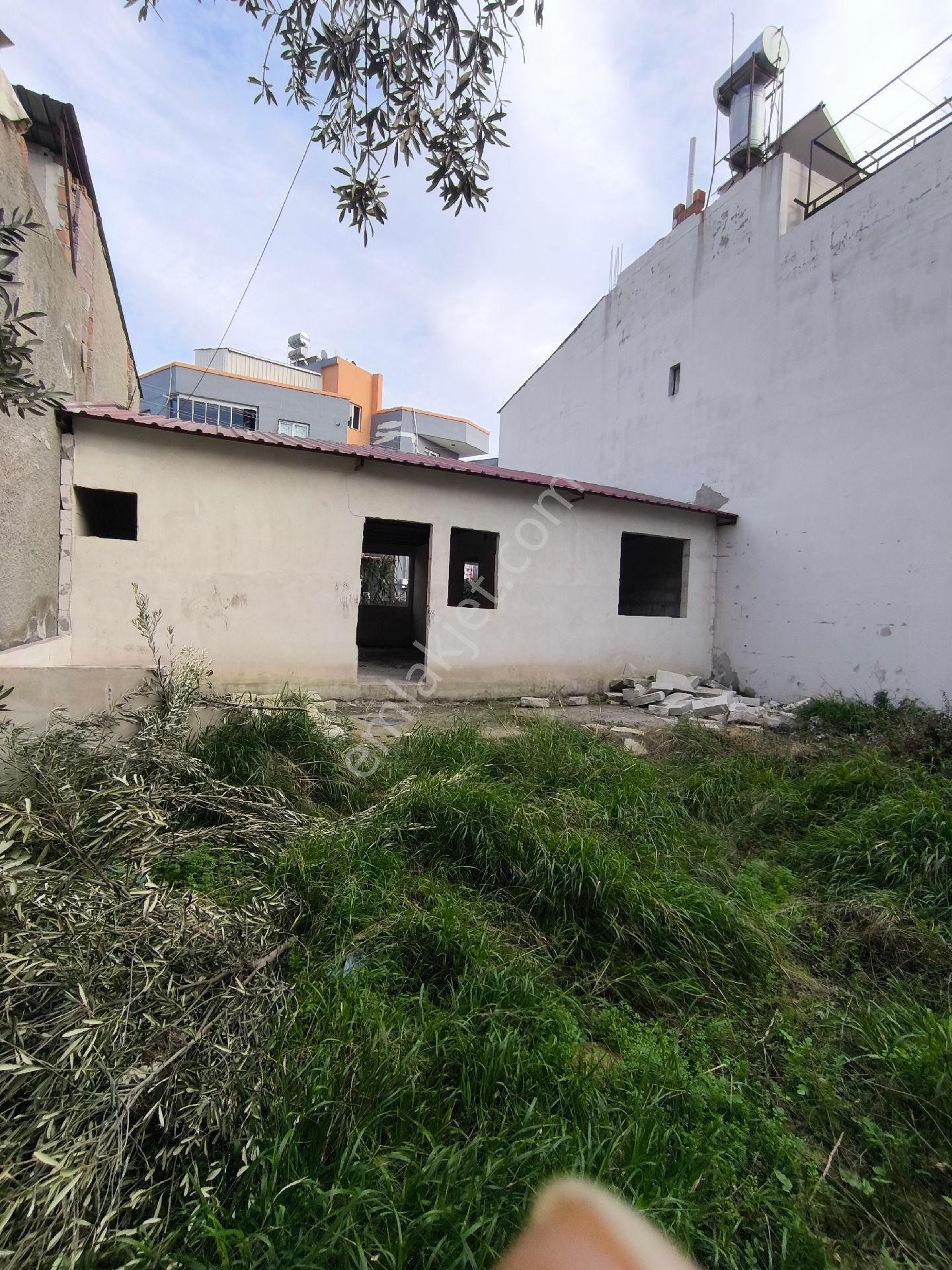 Bahçeşehir Mah. Satılık Natamam Ev Ve Arsa