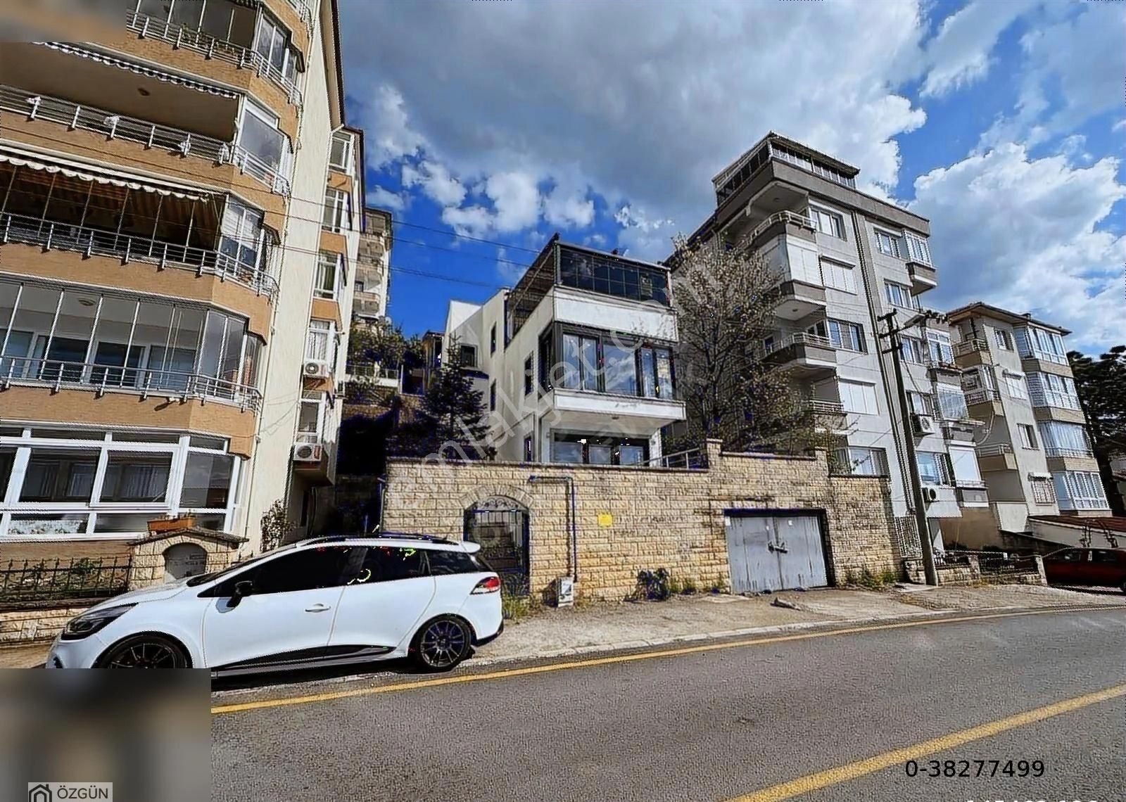 Özgün'den Yalova Çınarcıkta Denize Sıfır Villa