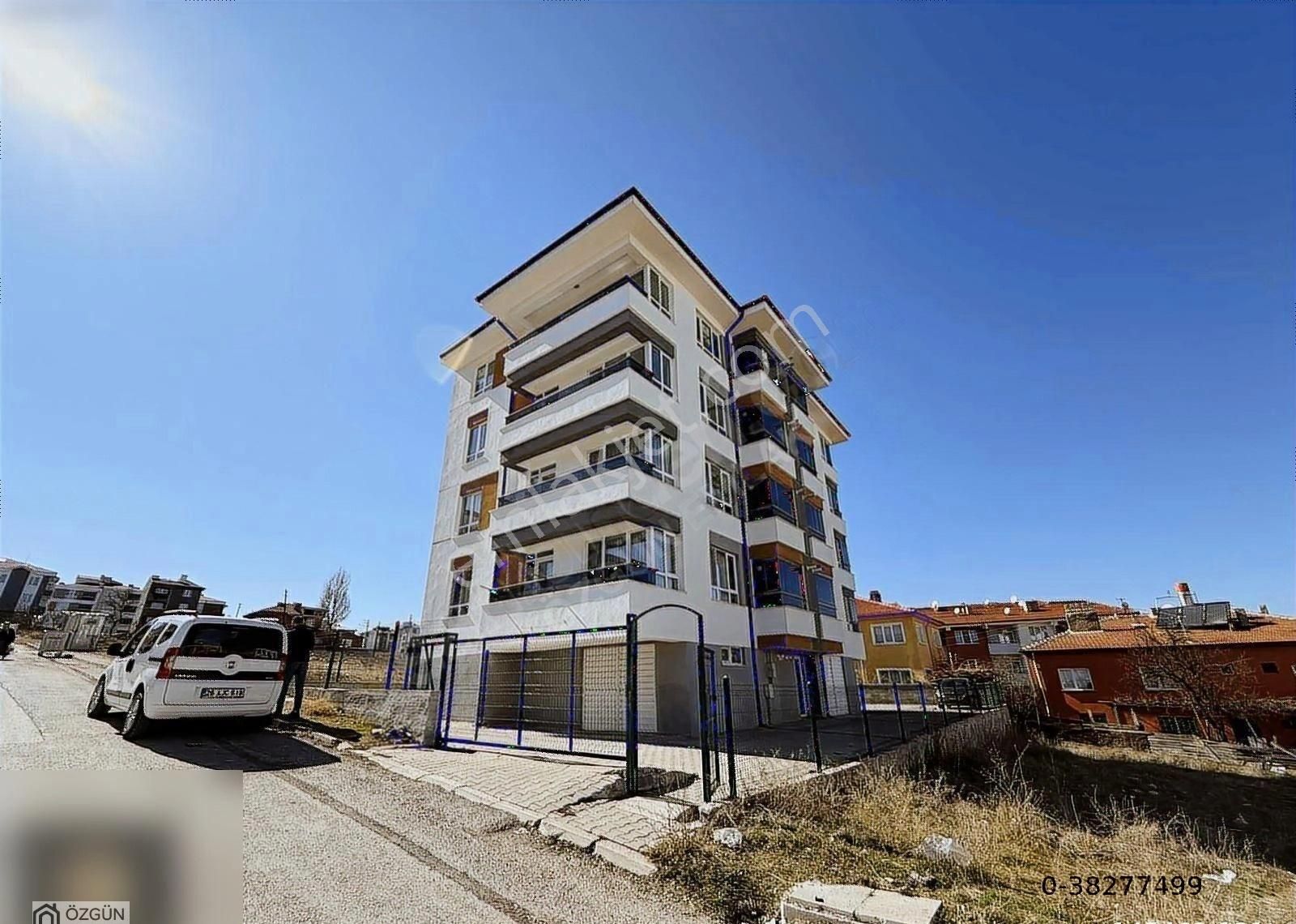 Özgün'den Emek Mahallesi Şehir Manzaralı 2+1 Daire