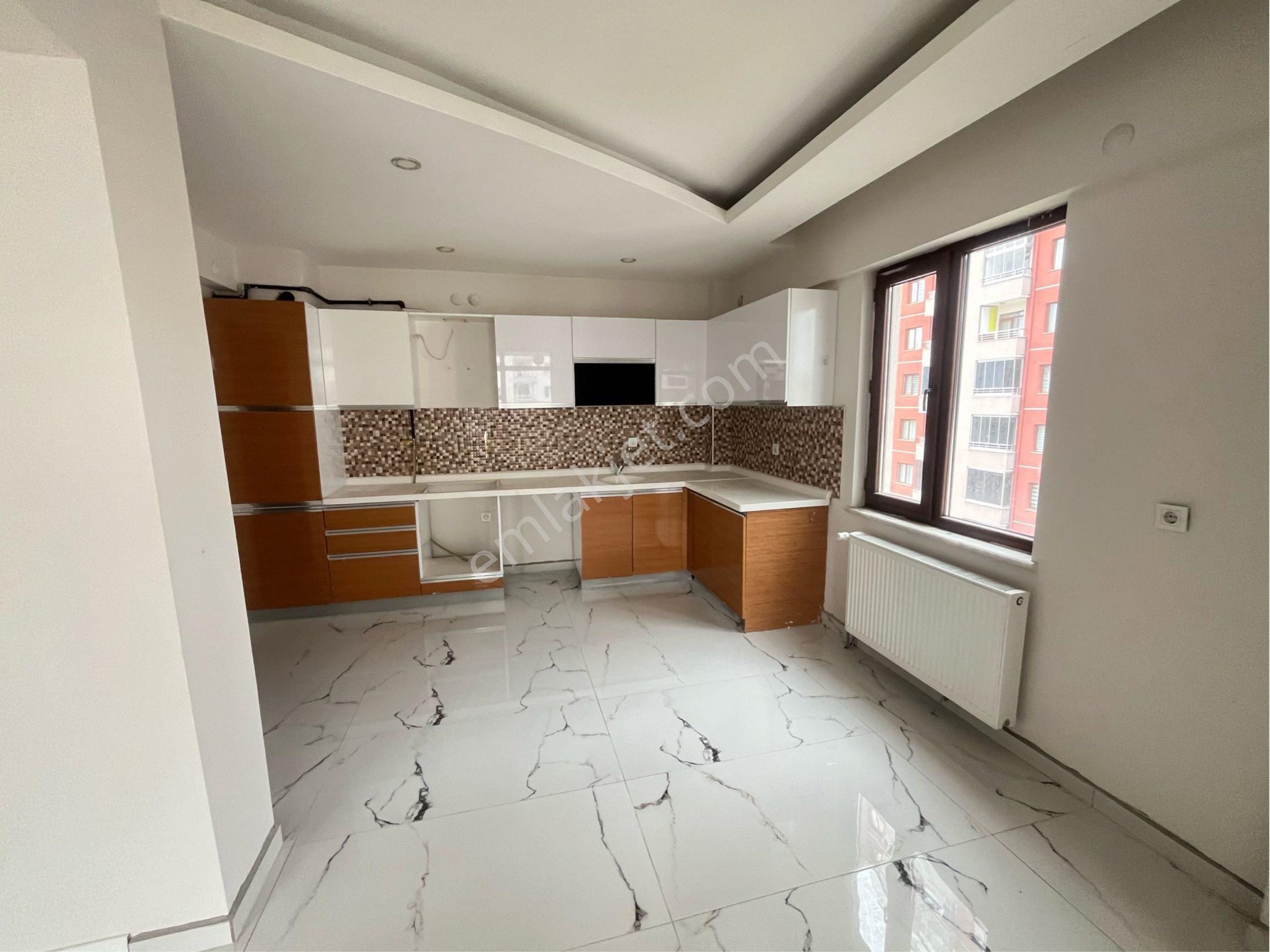 Eşsiz Konumda/175m2/ebeveyn Banyolu/masrafsız Lüx Satılık Daire